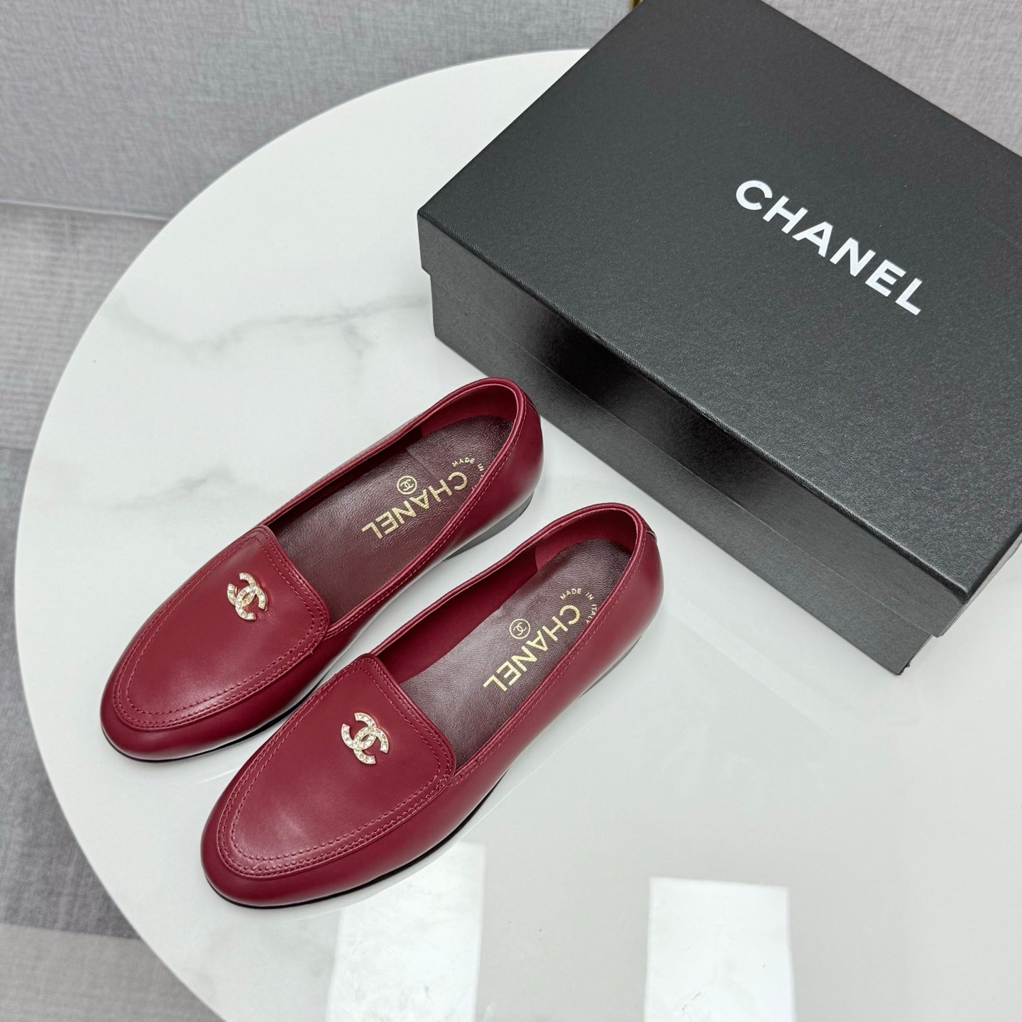 CHANEL LOAFERS 25S IN DARK RED CALFSKIN GOLD HARDWARE WITH STONES