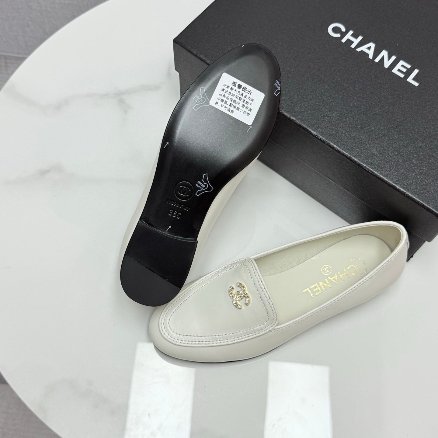CHANEL LOAFERS 25S IN WHITE CALFSKIN GOLD HARDWARE WITH STONES