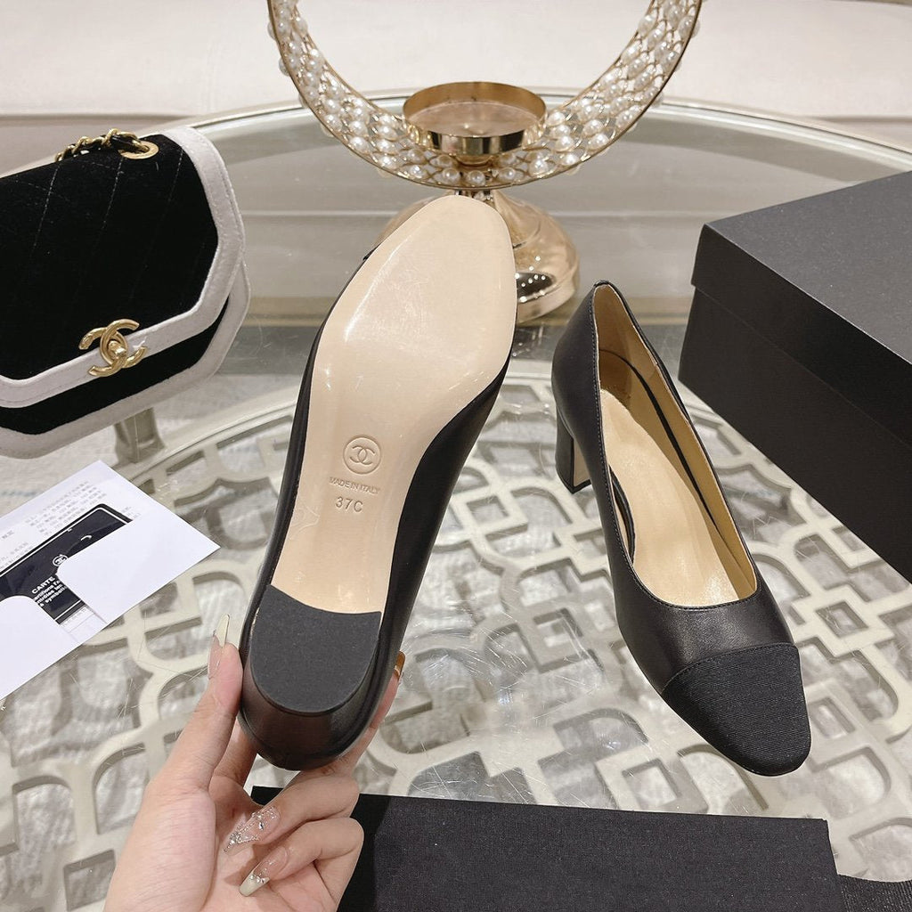 CHANEL pump 6.5 black lambskin