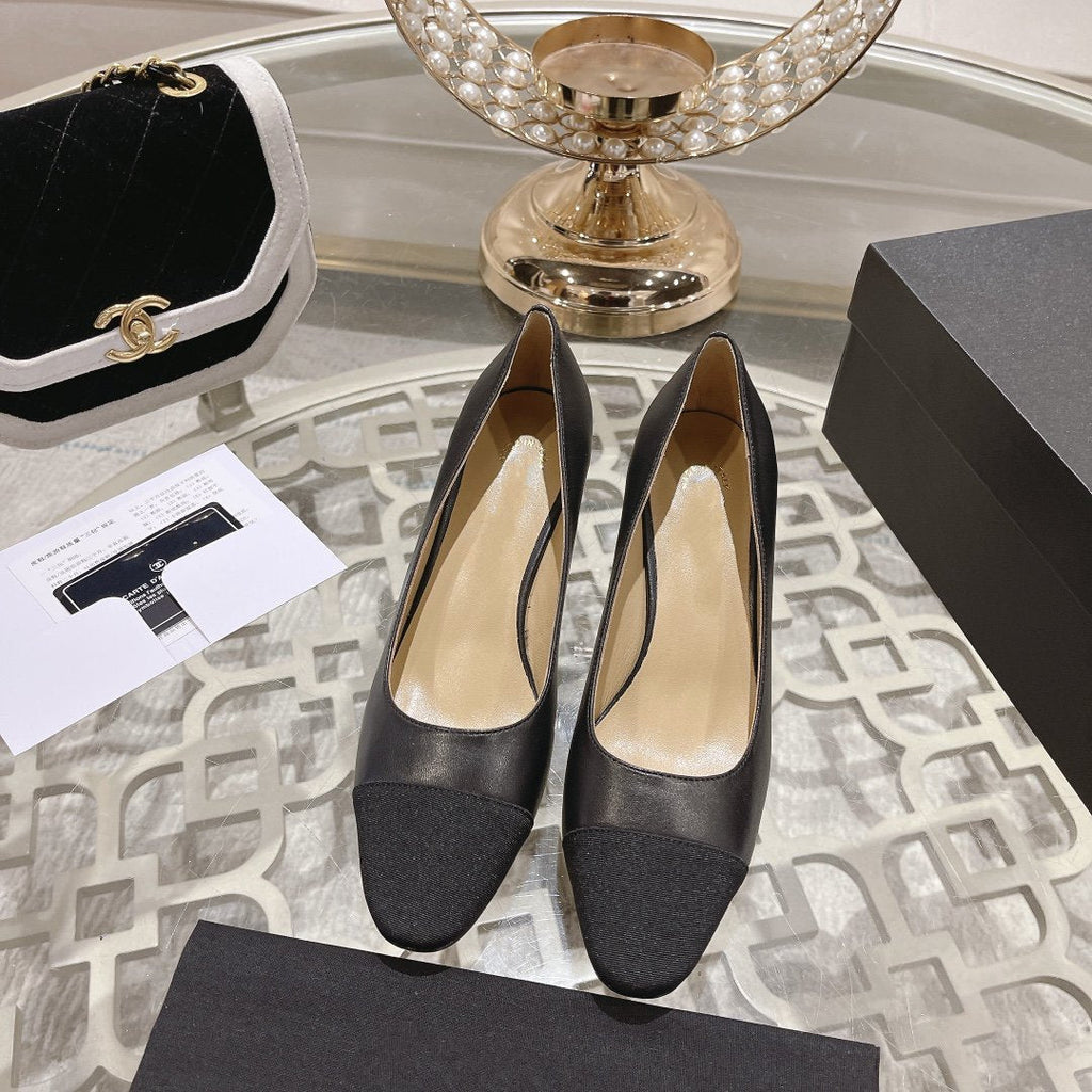 CHANEL pump 6.5 black lambskin
