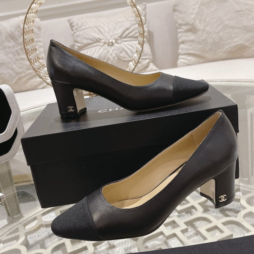 CHANEL pump 6.5 black lambskin