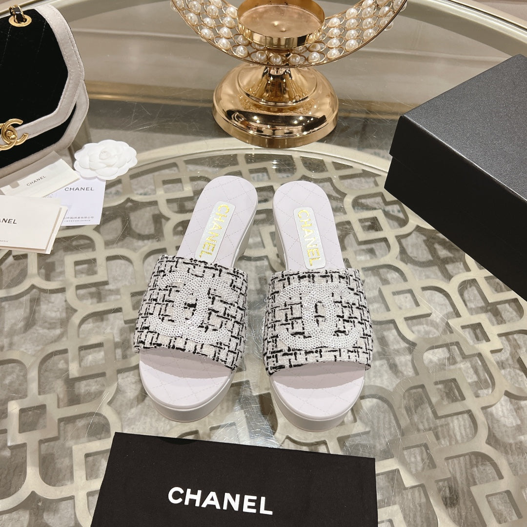 CHANEL WEDGE PLATFORM IN BLACK MIX WHITE FABRIC WITH LOGO
