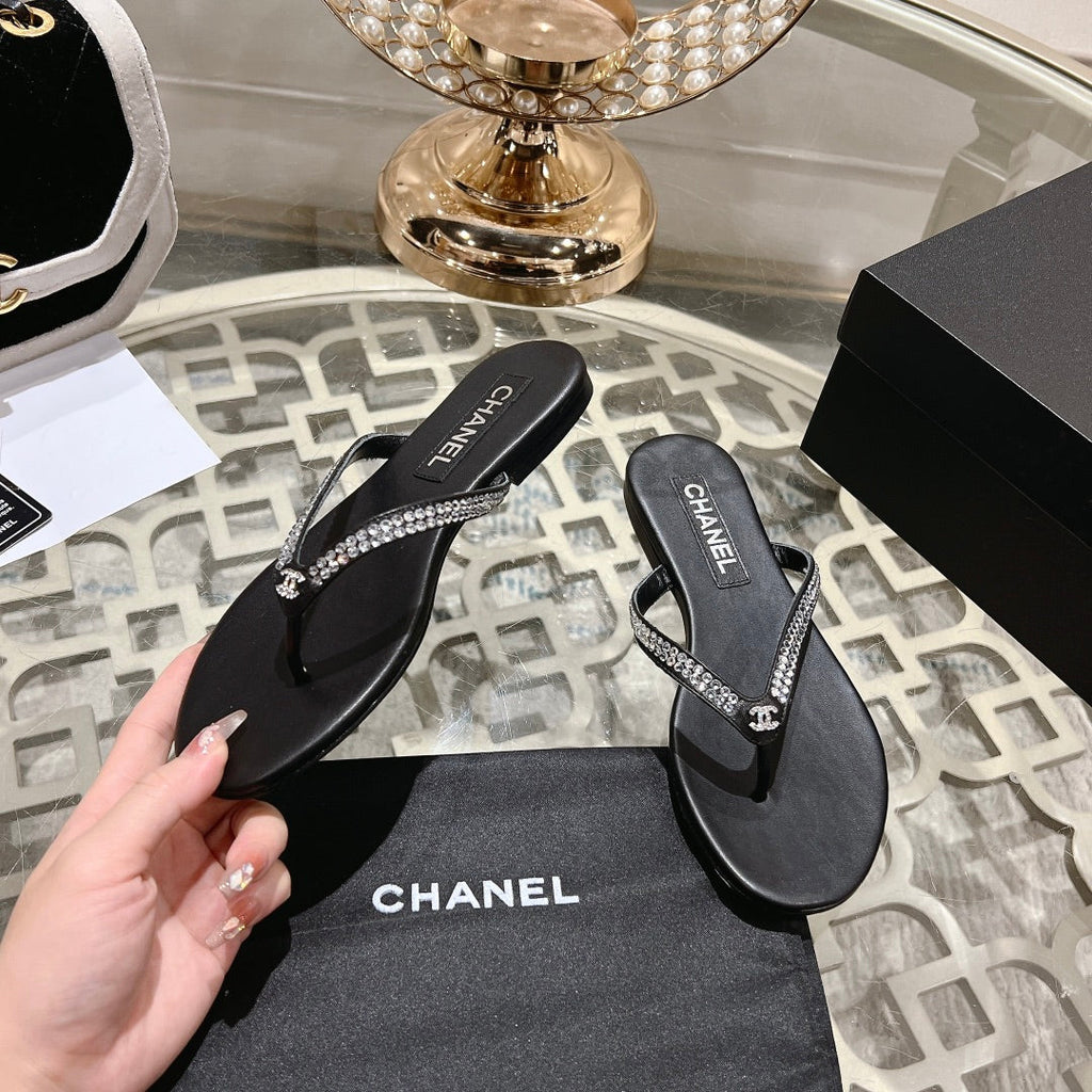 CHANEL RHINESTONES THONG SANDAL IN BLACK LAMBSKIN