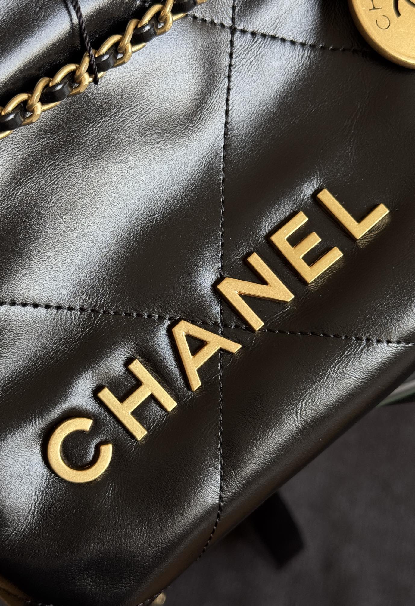 CHANEL MINI HOBO HANDBAG 20 IN BLACK CALFSKIN GOLD-TONE HARDWARE