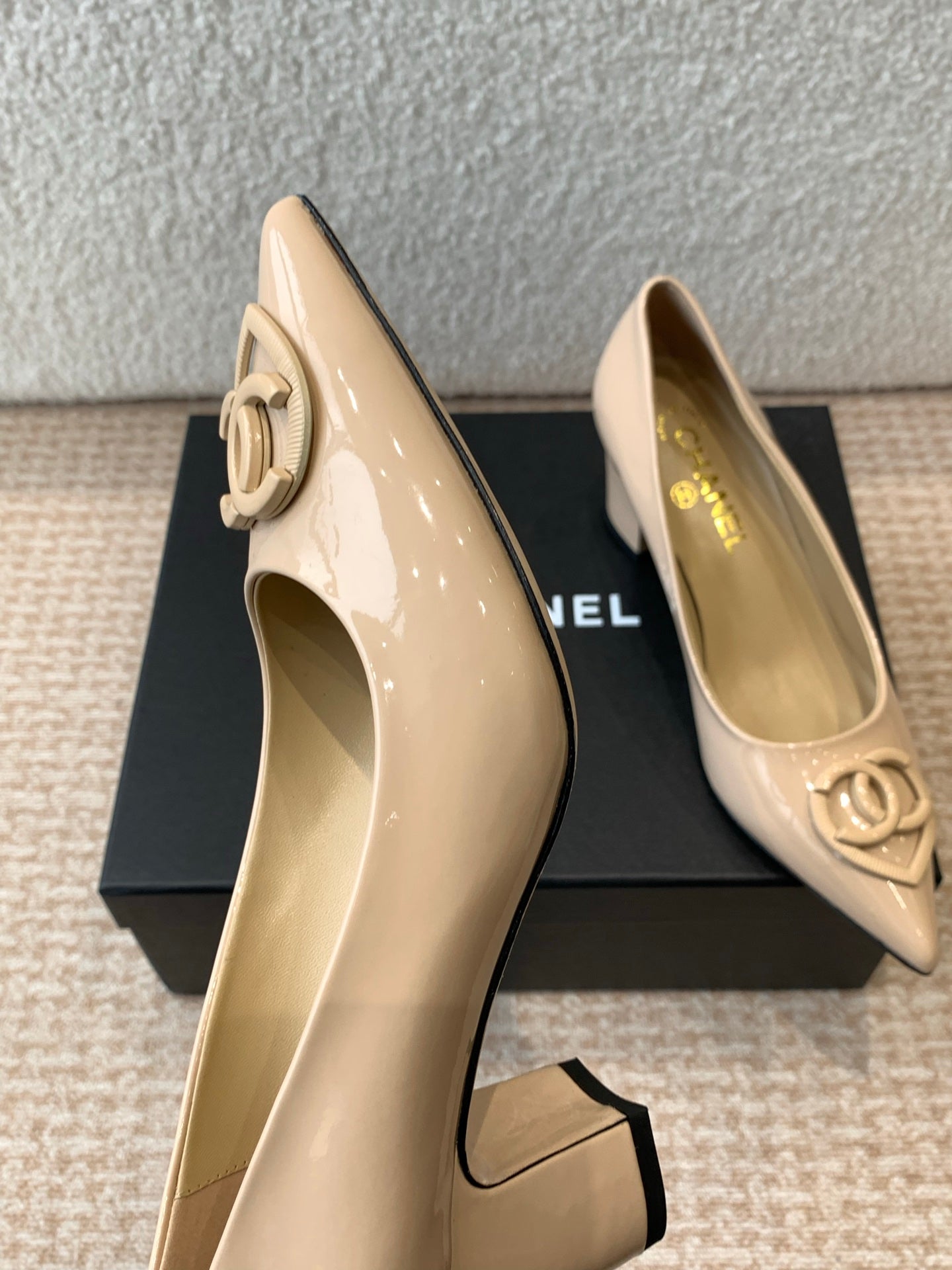 CHANEL MID-HEEL PUMPS IN BISQUE BEIGE PATENT CALFSKIN