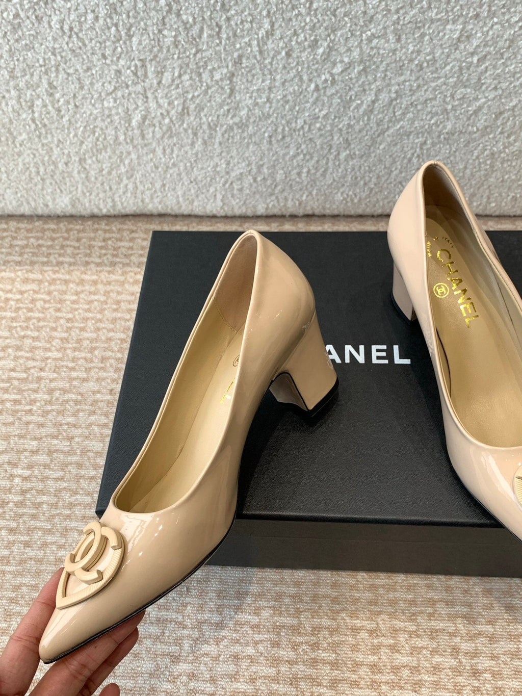 CHANEL MID-HEEL PUMPS IN BISQUE BEIGE PATENT CALFSKIN