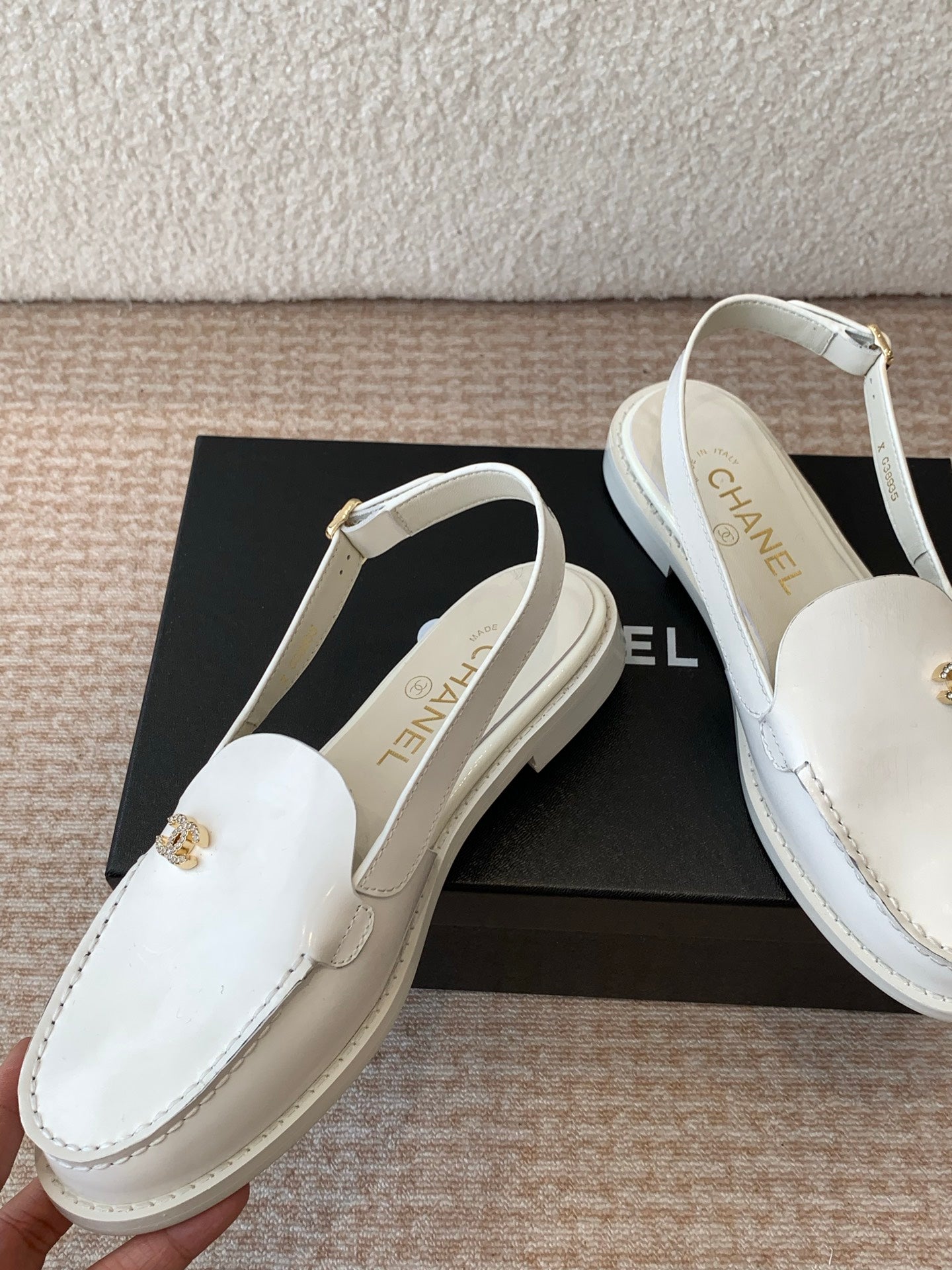 CHANEL MOASIN SLINGBACK IN WHITE PATENT CALFSKIN