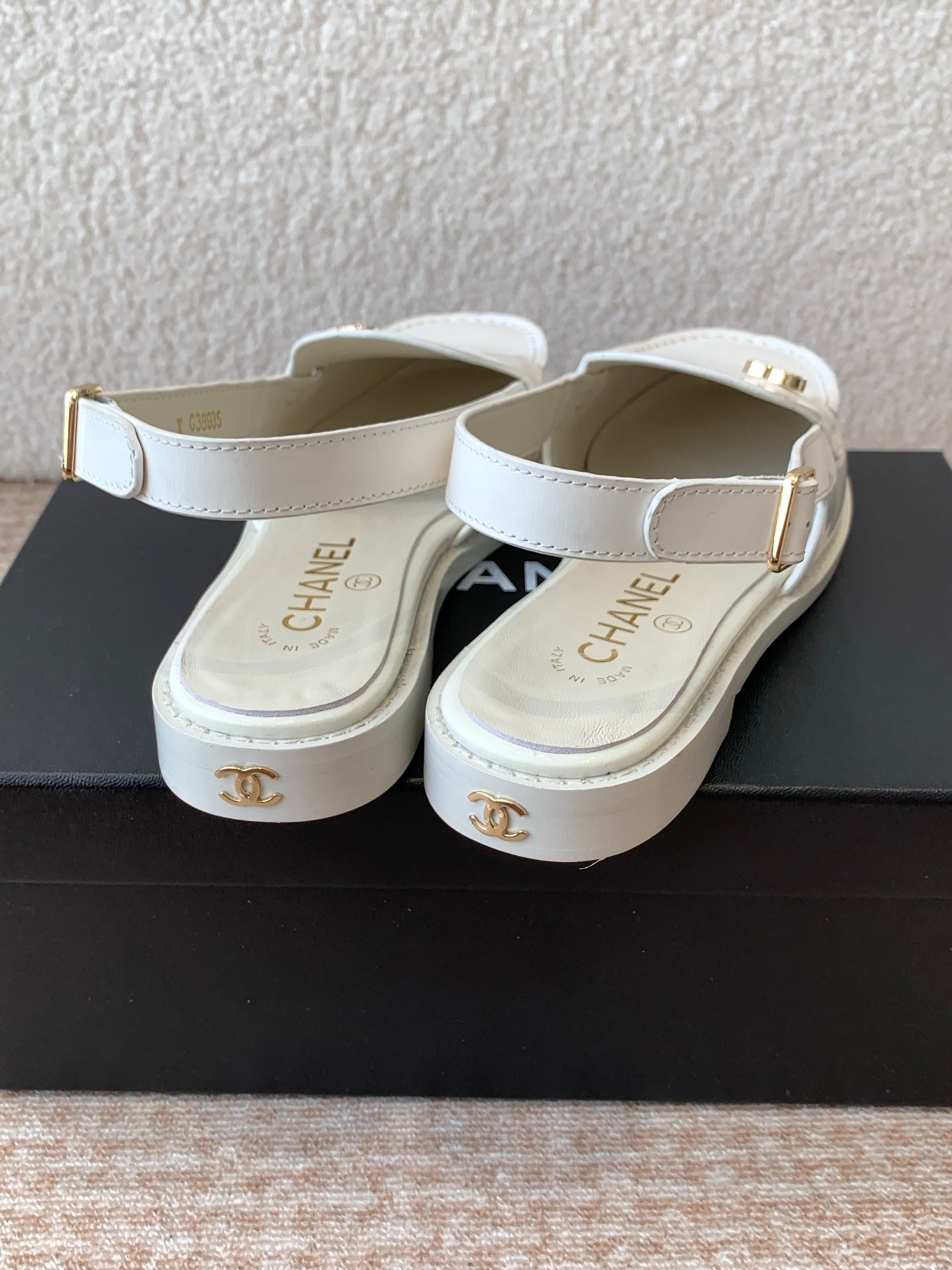 CHANEL MOASIN SLINGBACK IN WHITE PATENT CALFSKIN