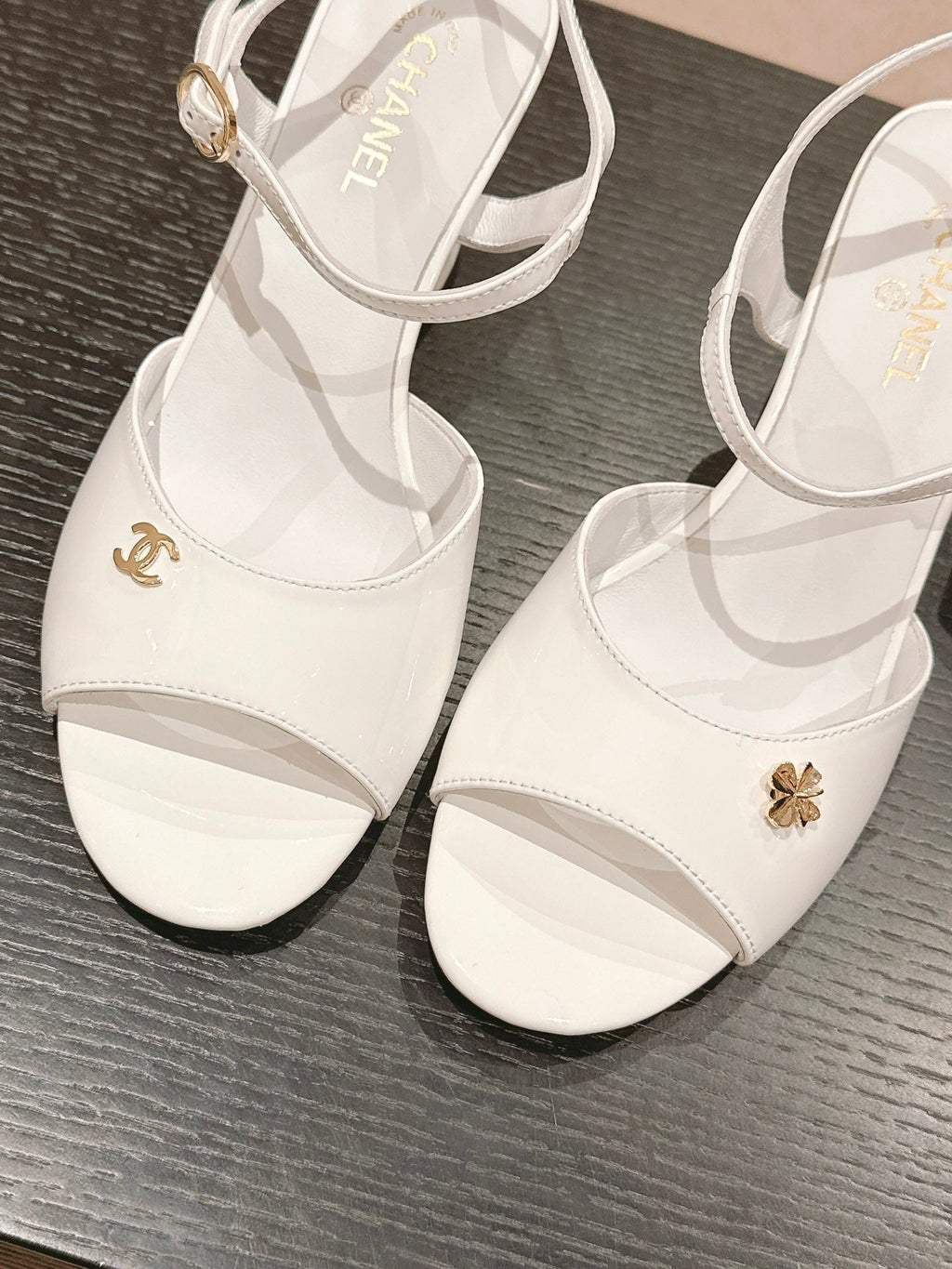 CHANEL HIGH HEELS SANDAL IN WHITE LAMBSKIN