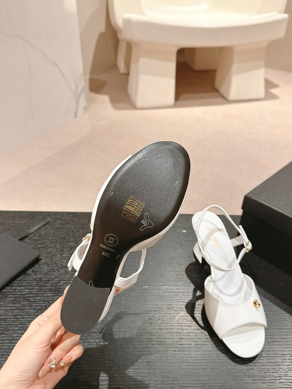 CHANEL HIGH HEELS SANDAL IN WHITE LAMBSKIN
