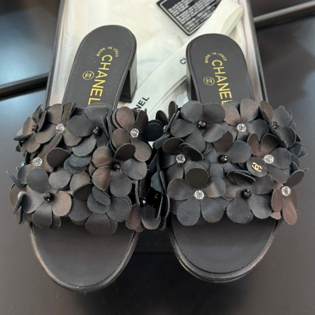CHANEL MID HEEL 45 MM MULE IN BLACK CALFSKIN