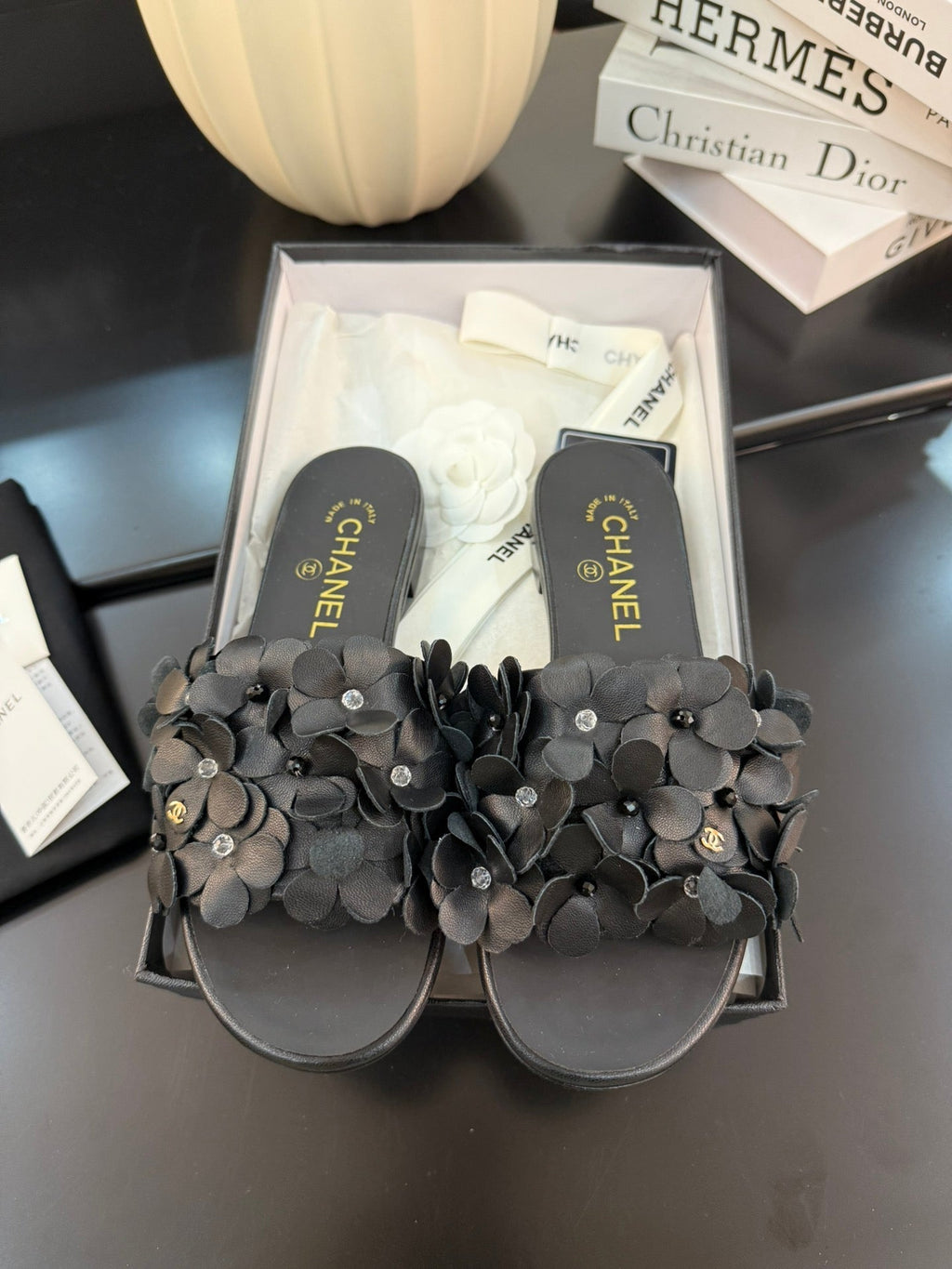 CHANEL FLAT MULE 15 MM IN BLACK CALFSKIN