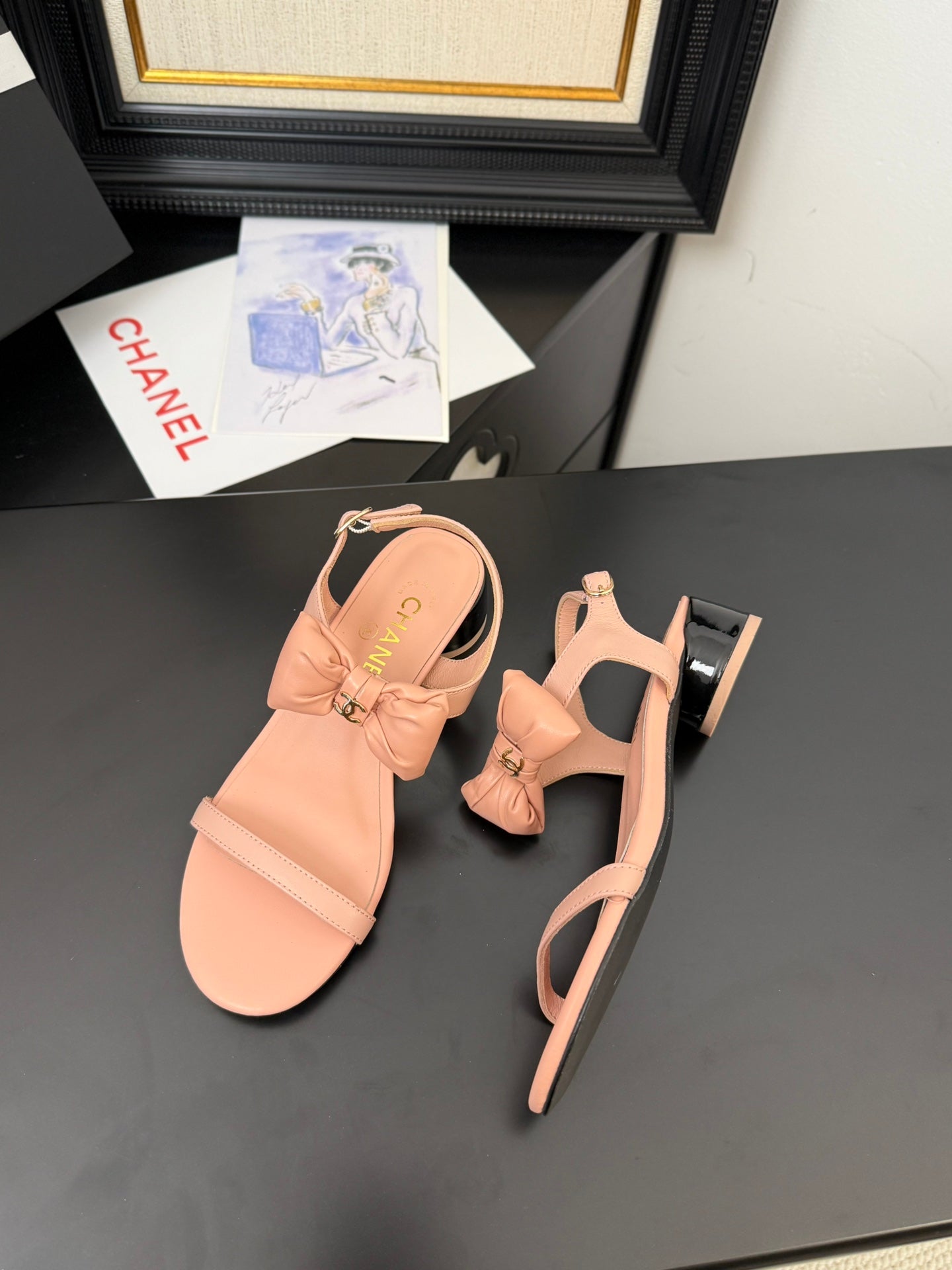 CHANEL FLAT SANDALS IN PEACHY PINK CALFSKIN WITH BOW