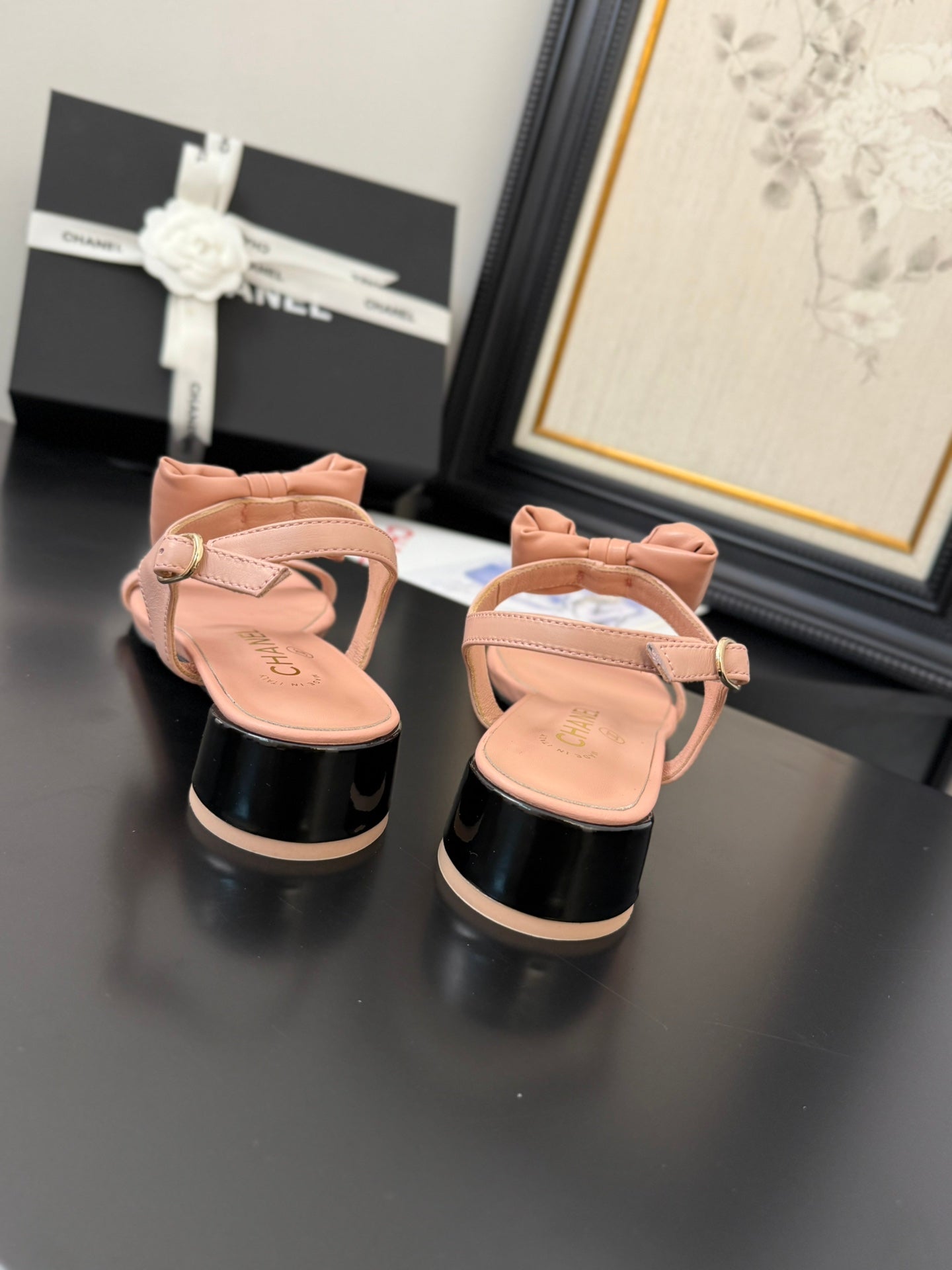 CHANEL FLAT SANDALS 5 MM IN PEACH PINK CALFSKIN
