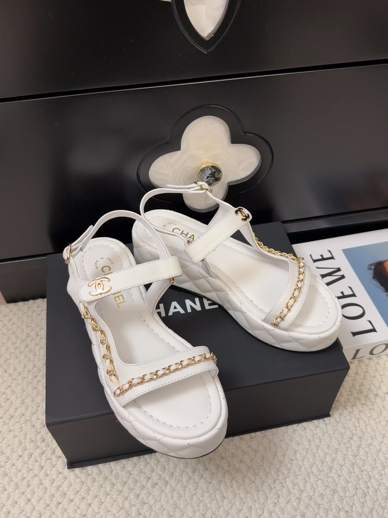 CHANEL THICK-SOLED SANDALS 55 MM IN WHITE CALFSKIN