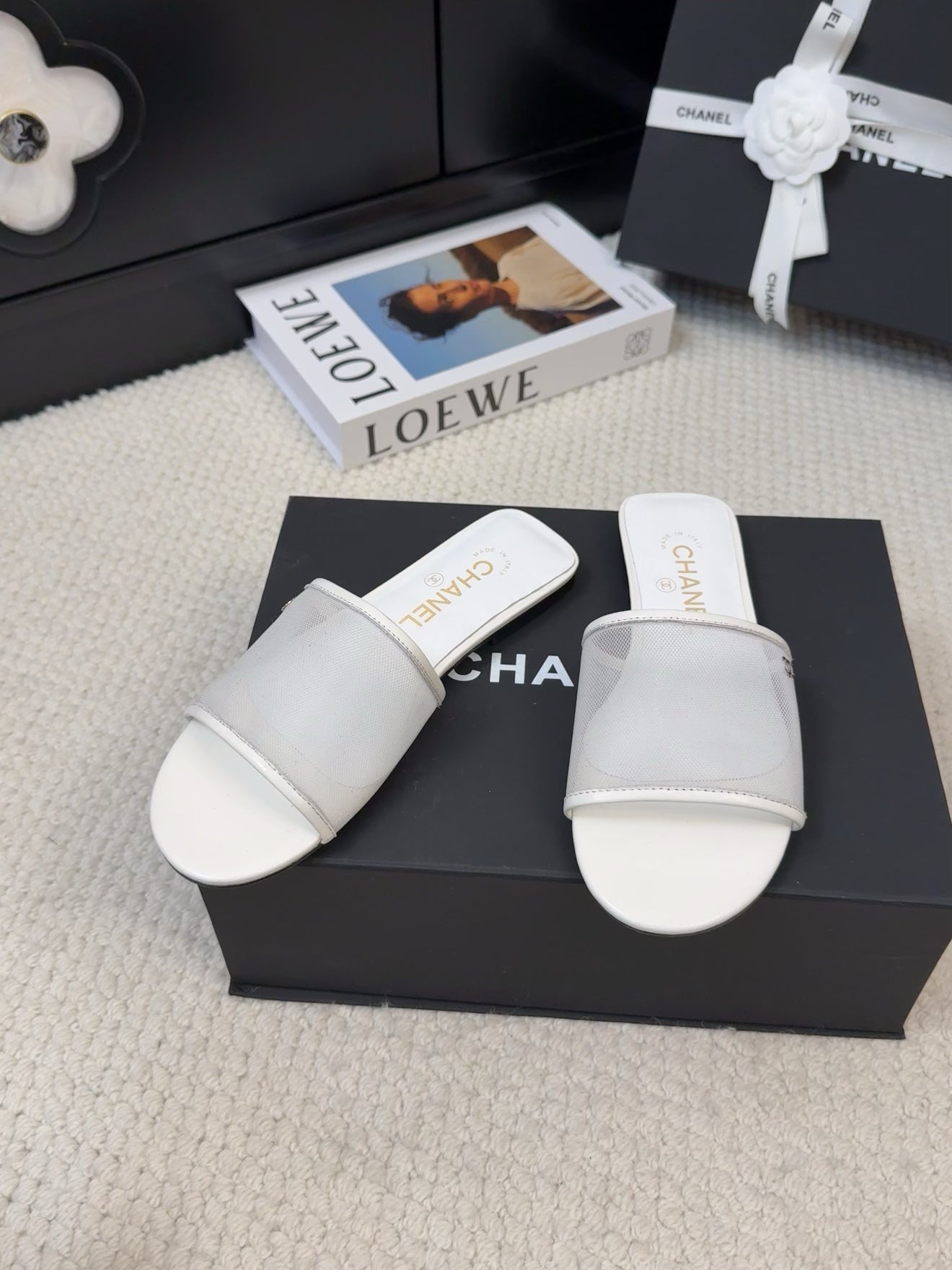 CHANEL FLAT SLIDE IN WHITE MESH AND SUEDE