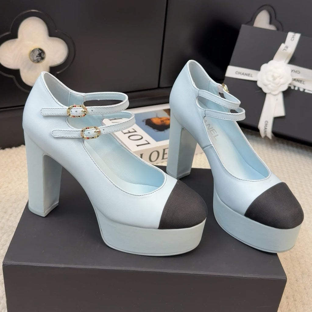 CHANEL FLATFORM SANDAL IN LIGHT BLUE CALFSKIN AND BLACK FABRIC