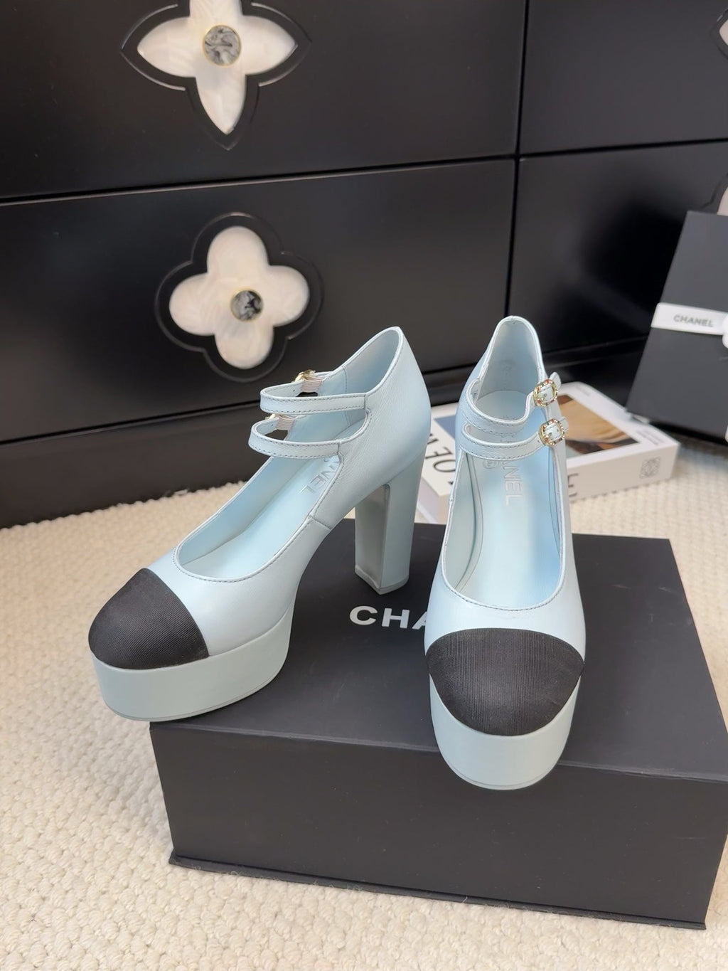 CHANEL FLATFORM SANDAL IN LIGHT BLUE CALFSKIN AND BLACK FABRIC