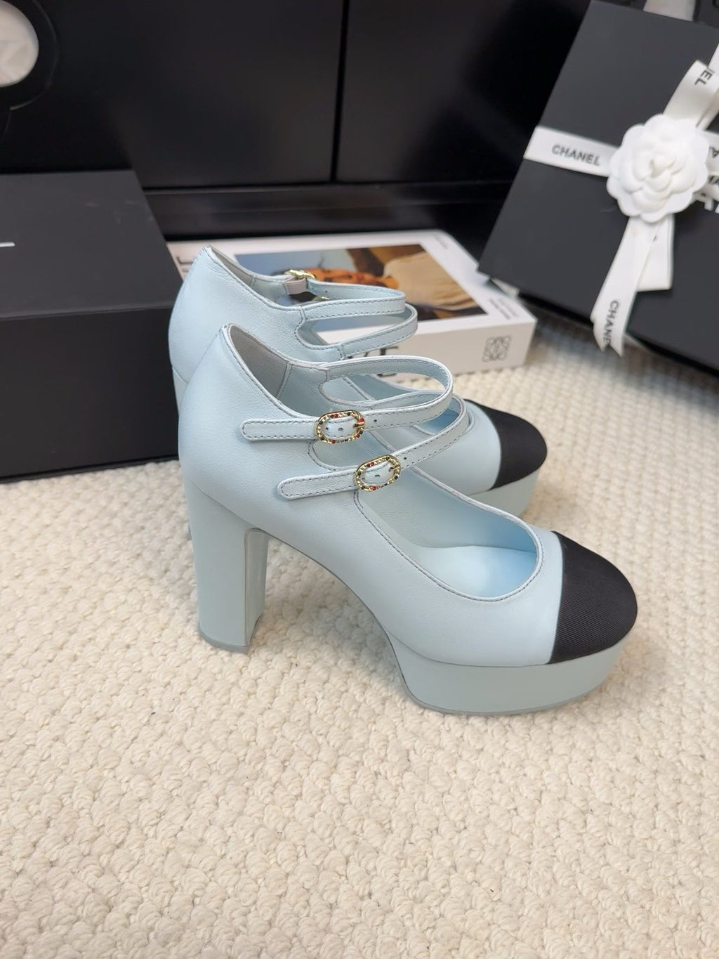 CHANEL FLATFORM SANDAL IN LIGHT BLUE CALFSKIN AND BLACK FABRIC