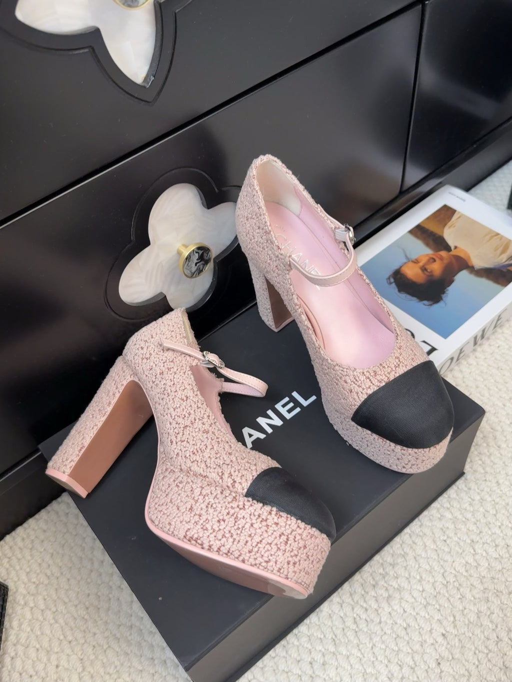 CHANEL FLATFORM SANDAL IN LIGHT PINK TWEED AND BLACK FABRIC