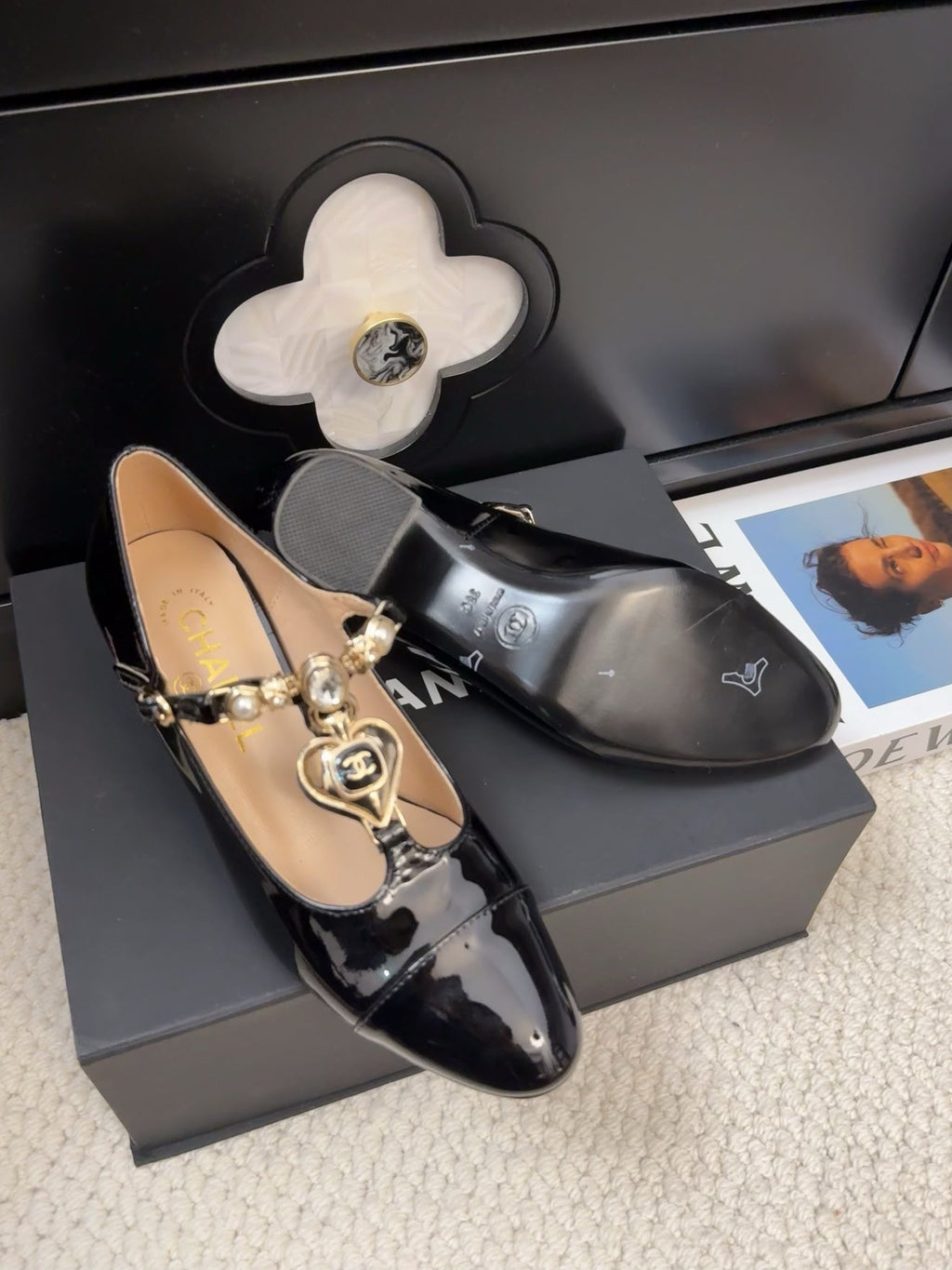 CHANEL MARY JANE SHOES IN BLACK PATENT CALFSKIN 55 MM