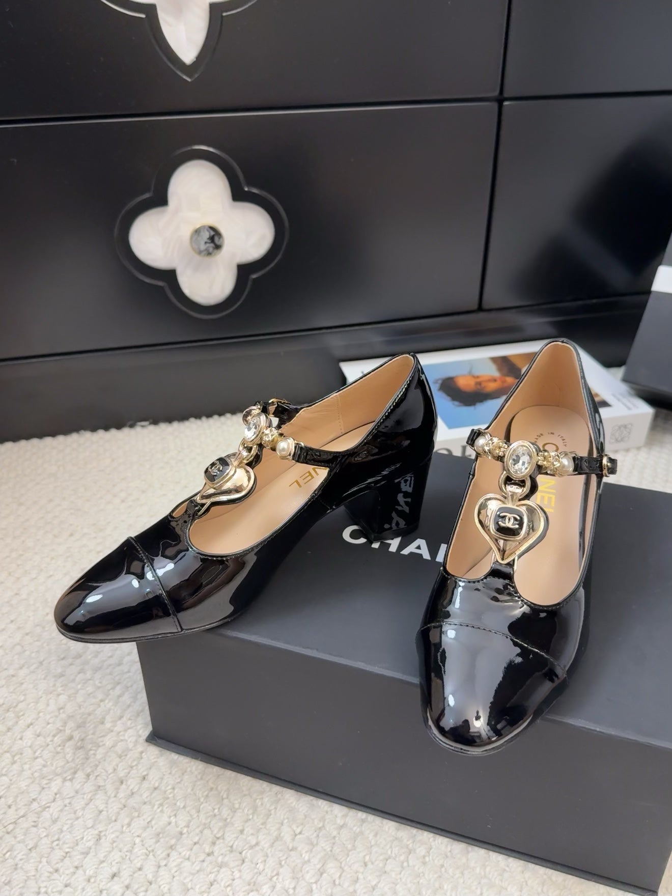 CHANEL MARY JANE SHOES IN BLACK PATENT CALFSKIN 55 MM