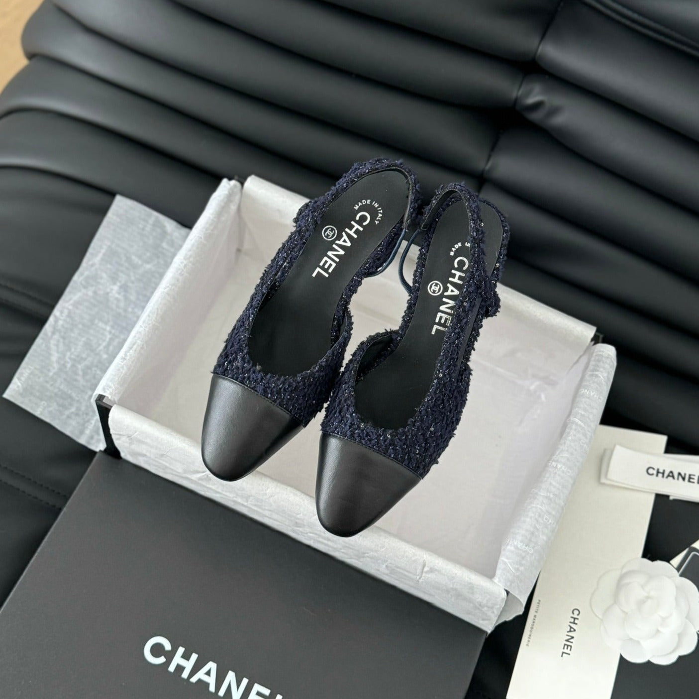 CHANEL HIGH SLINGBACK IN NAVY BLUE TWEED AND BLACK LAMBSKIN