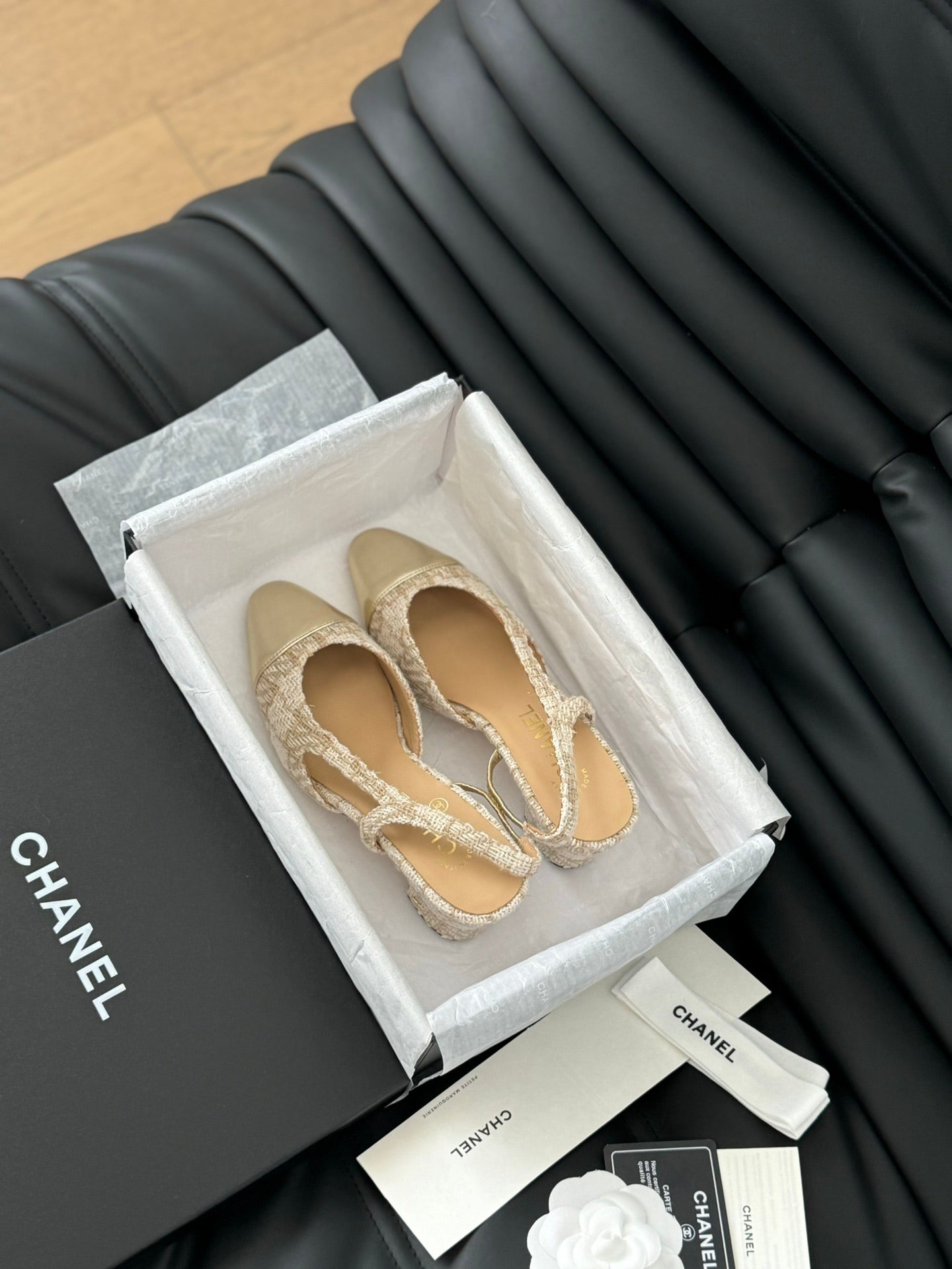 CHANEL HIGH SLINGBACK IN BEIGE CREAM TWEED AND GOLDEN LAMBSKIN
