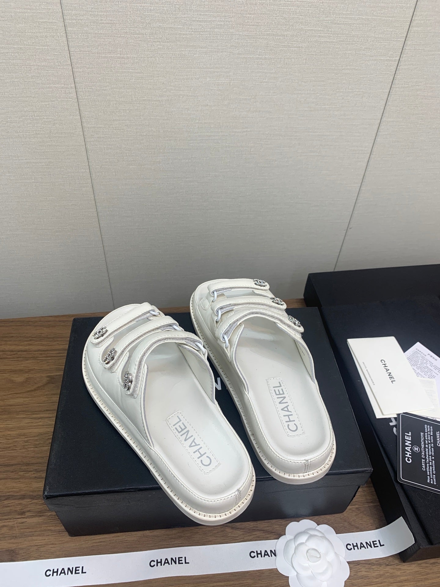 CHANEL DAD SANDAL IN WHITE LAMBSKIN MULE