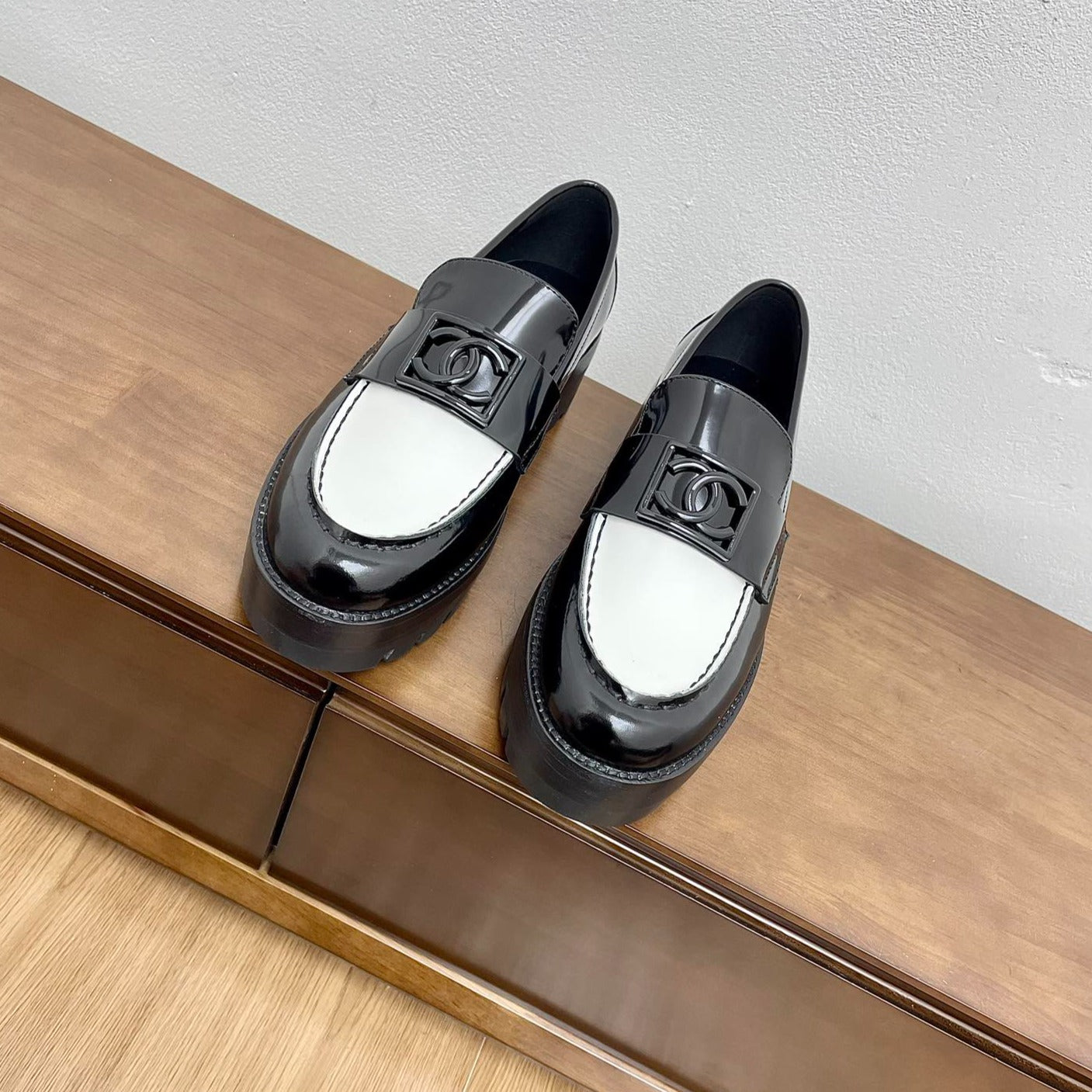 CHANEL LOAFER BLACK MIX WHITE CALFSKIN