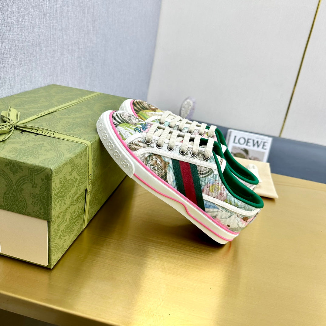 GUCCI TENNIS 1977 TRAINER CANVAS WITH TIGER MOTIF