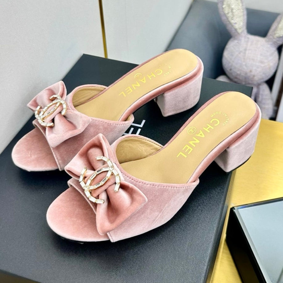 CHANEL BOWKNOT RHINESTONES MID HEEL MULE IN LIGHT PINK VELVET