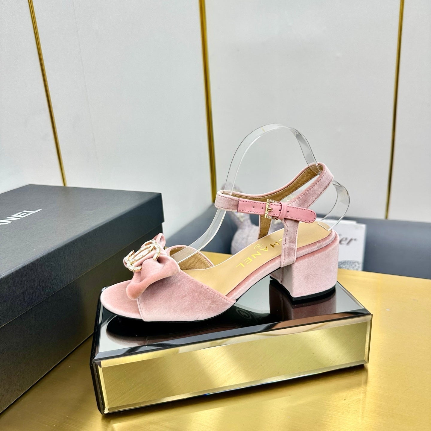 CHANEL BOWKNOT RHINESTONES MID HEEL SANDAL IN LIGHT PINK VELVET