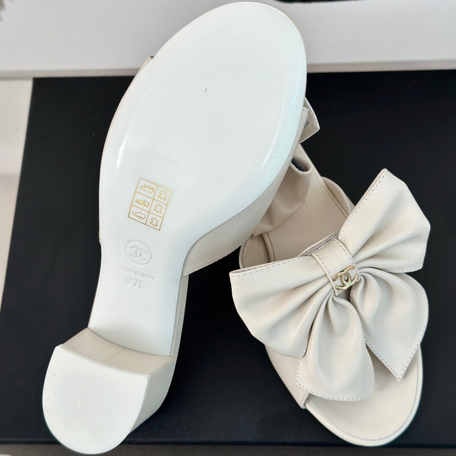 CHANEL Double  Big Bow High Heels Sheepskin White