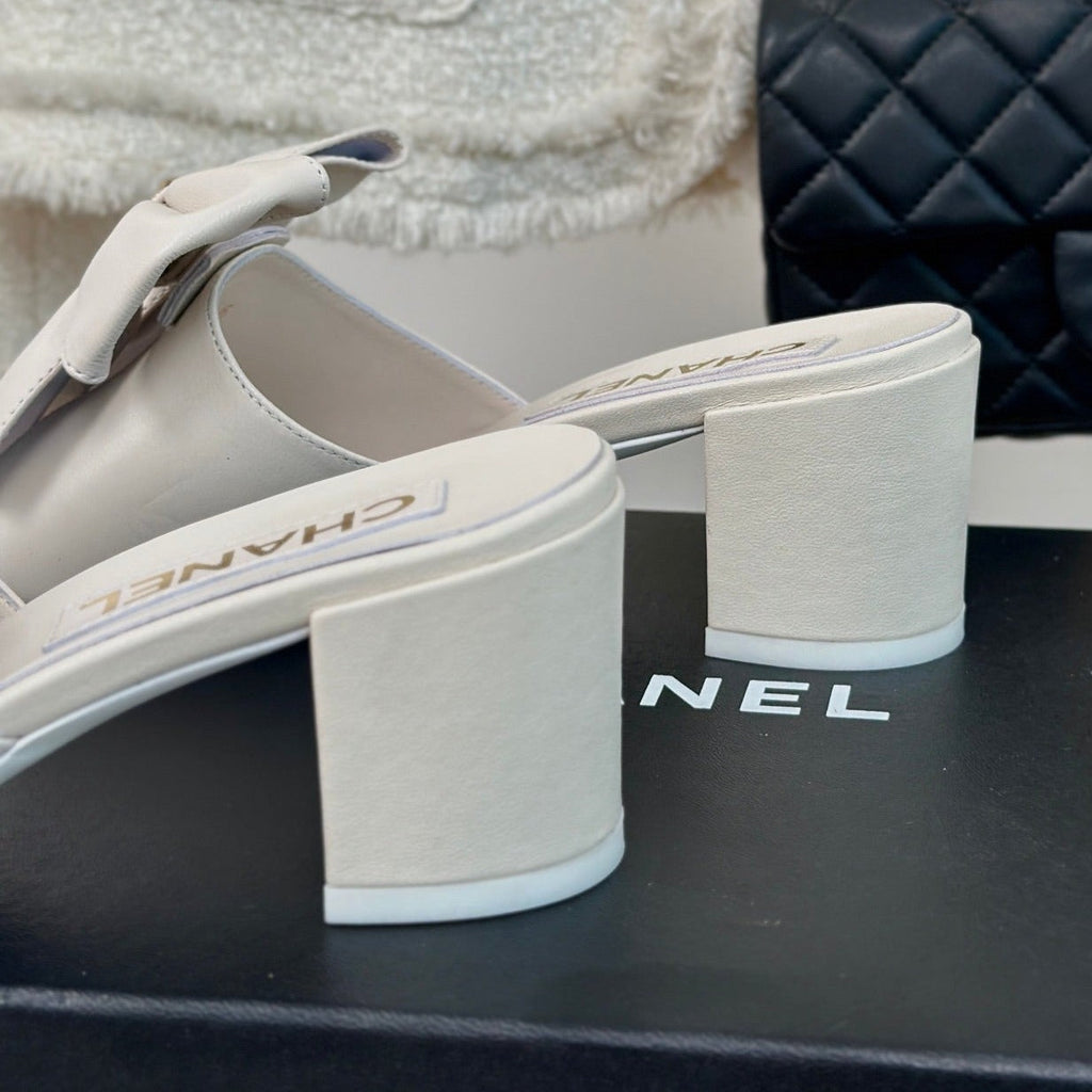 CHANEL Double  Big Bow High Heels Sheepskin White