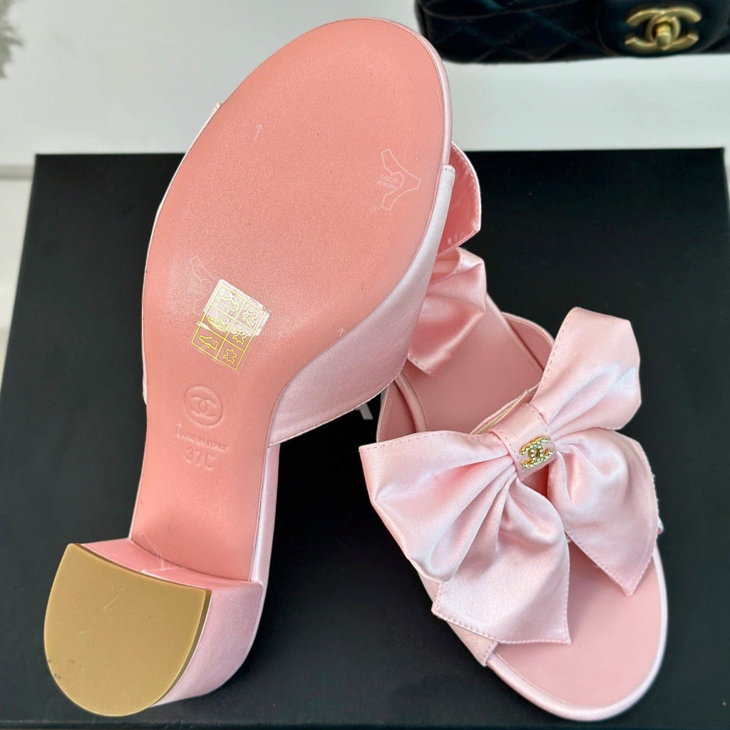 CHANEL Double  Big Bow High Heels Sheepskin Light Pink