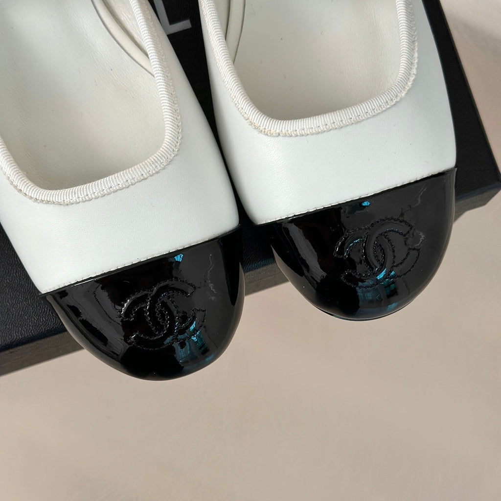CHANEL Double C Two-Tone Chain Mules White Lambskin