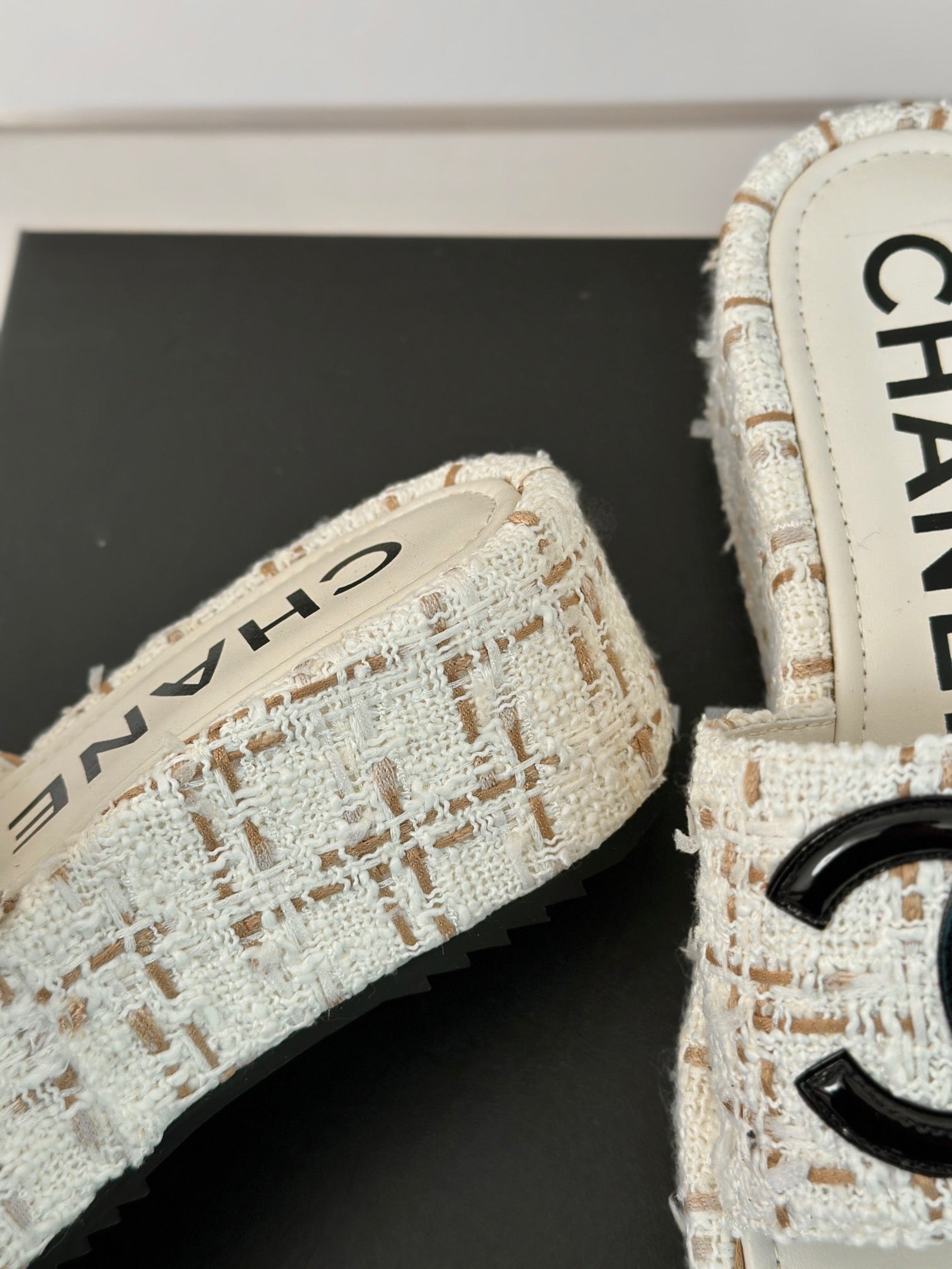 CHANEL CLASSIC SLIPPERS THICK SOLE IN WHITE MIX BROWN TWEED
