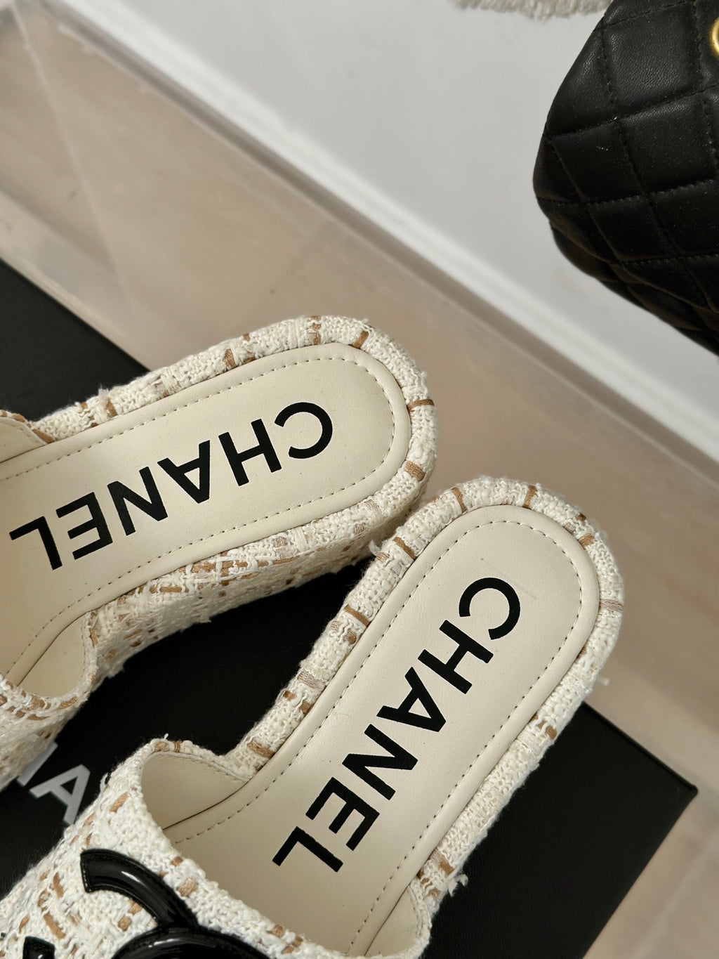 CHANEL CLASSIC SLIPPERS THICK SOLE IN WHITE MIX BROWN TWEED