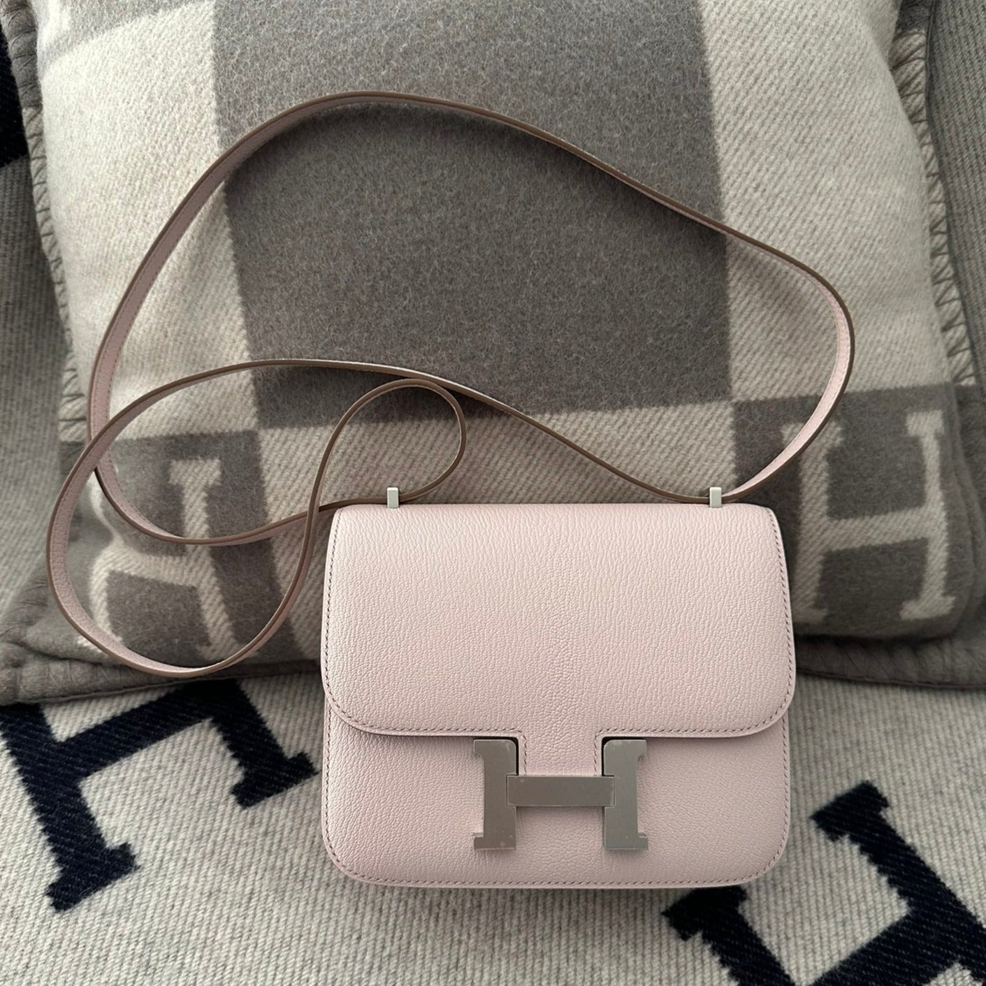 HERMES CONSTANCE 18 LIGHT PINK CHEVRE SILVER HARDWARE