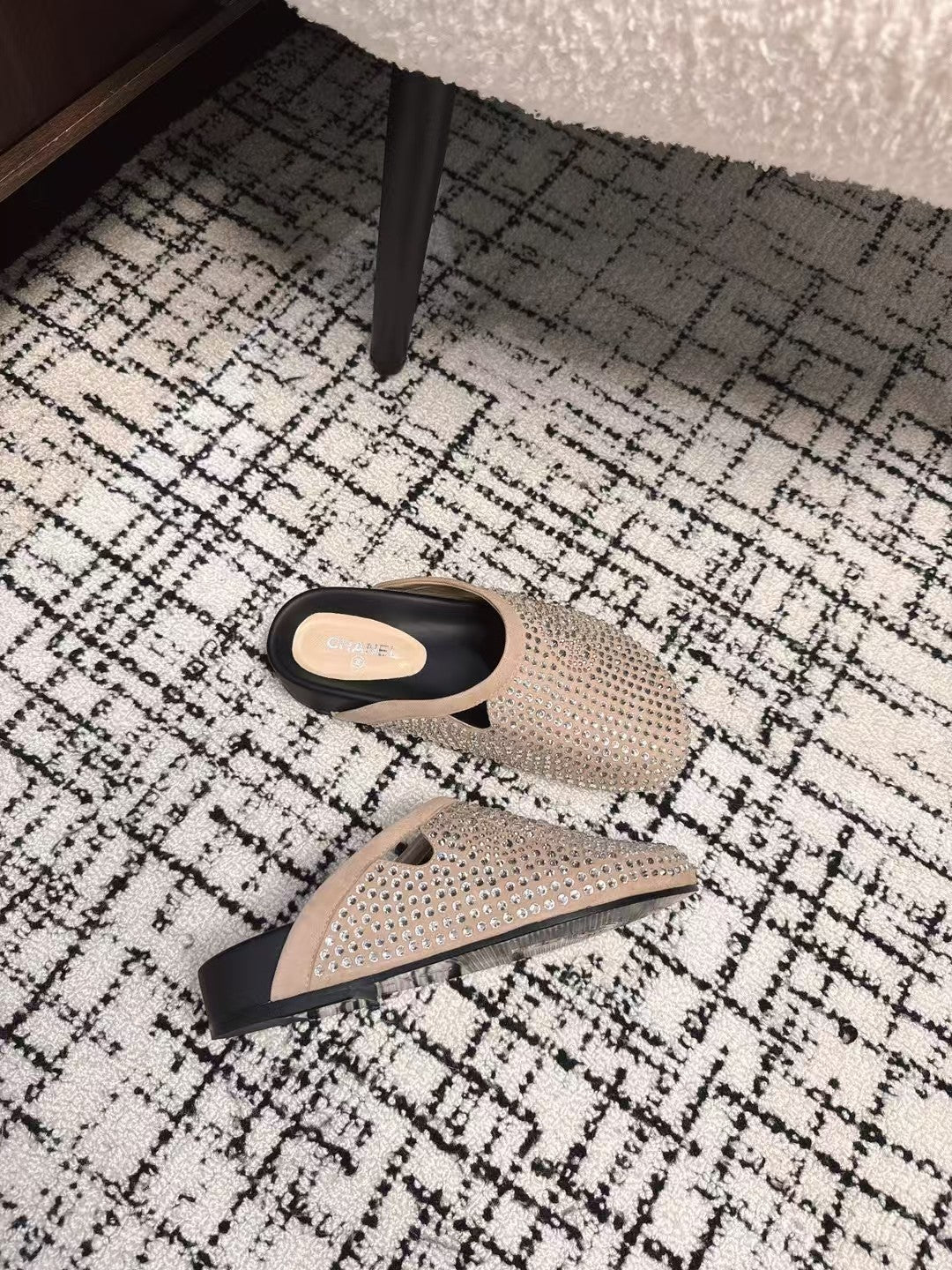 CHANEL FLAT MULE IN LIGHT BROWN SUEDE WITH CRYSTALS