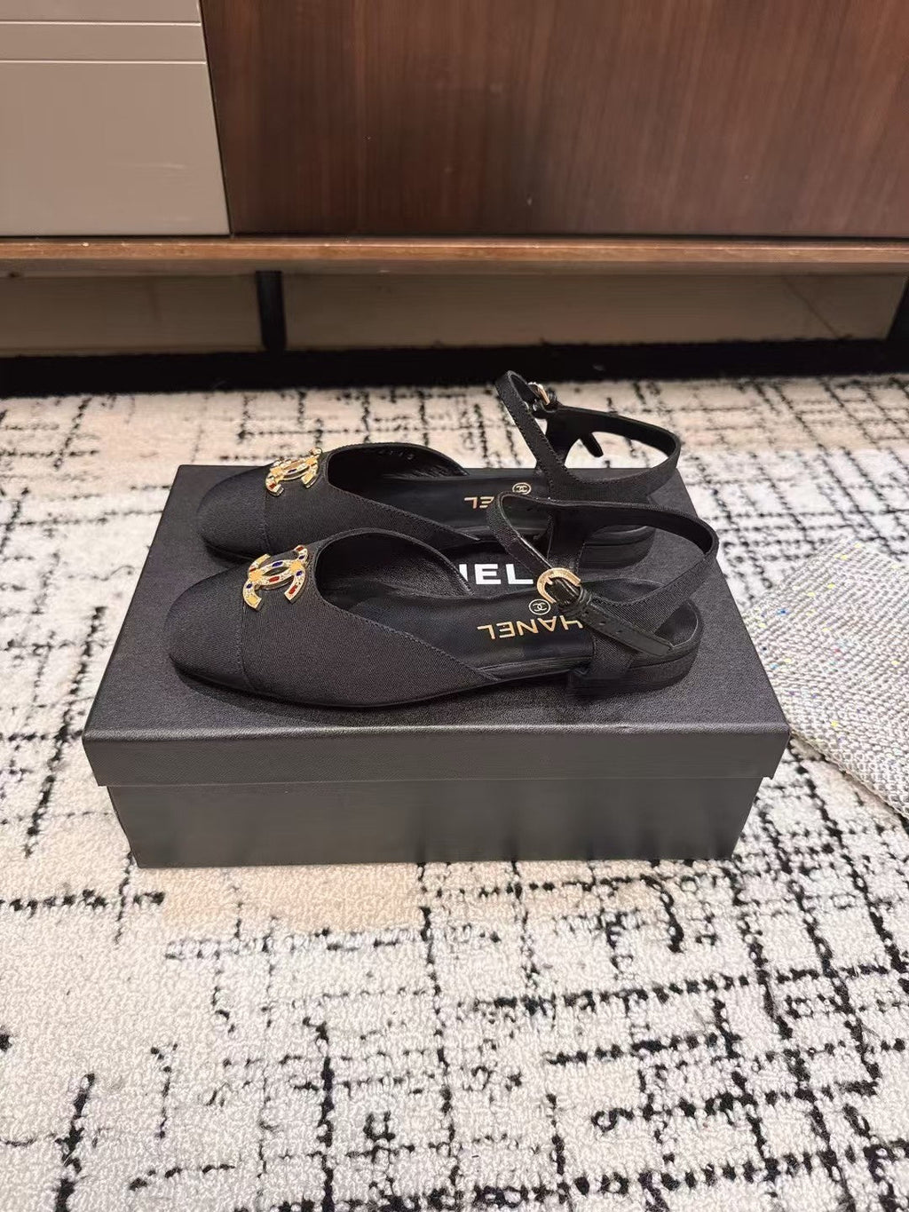 CHANEL FLAT SLINGBACKS IN BLACK FABRIC