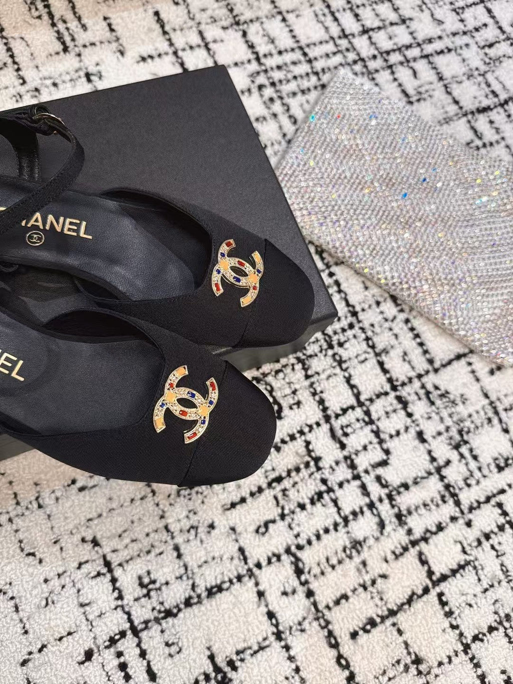 CHANEL FLAT SLINGBACKS IN BLACK FABRIC