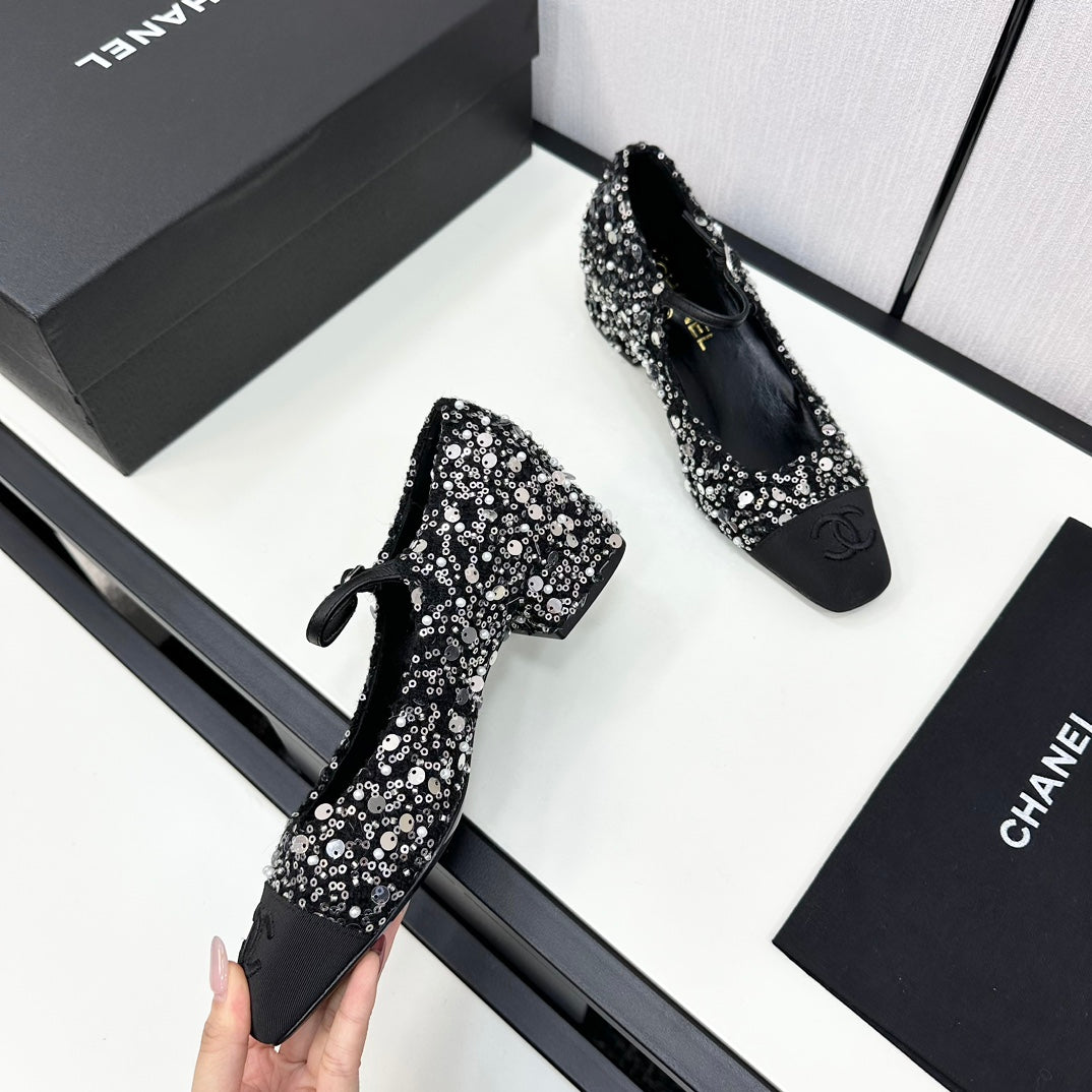CHANEL MARY JANE IN BLACK SEQUINS AND VELVET