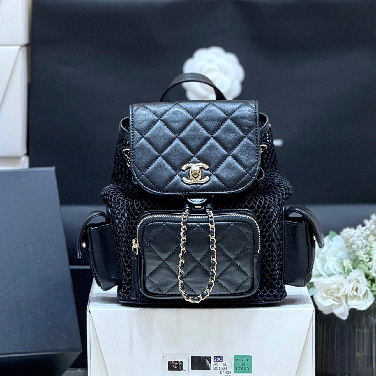 CHANEL MESH DRAWSTRING BACKPACK 25 IN BLACK CALFSKIN GOLD-TONE METAL