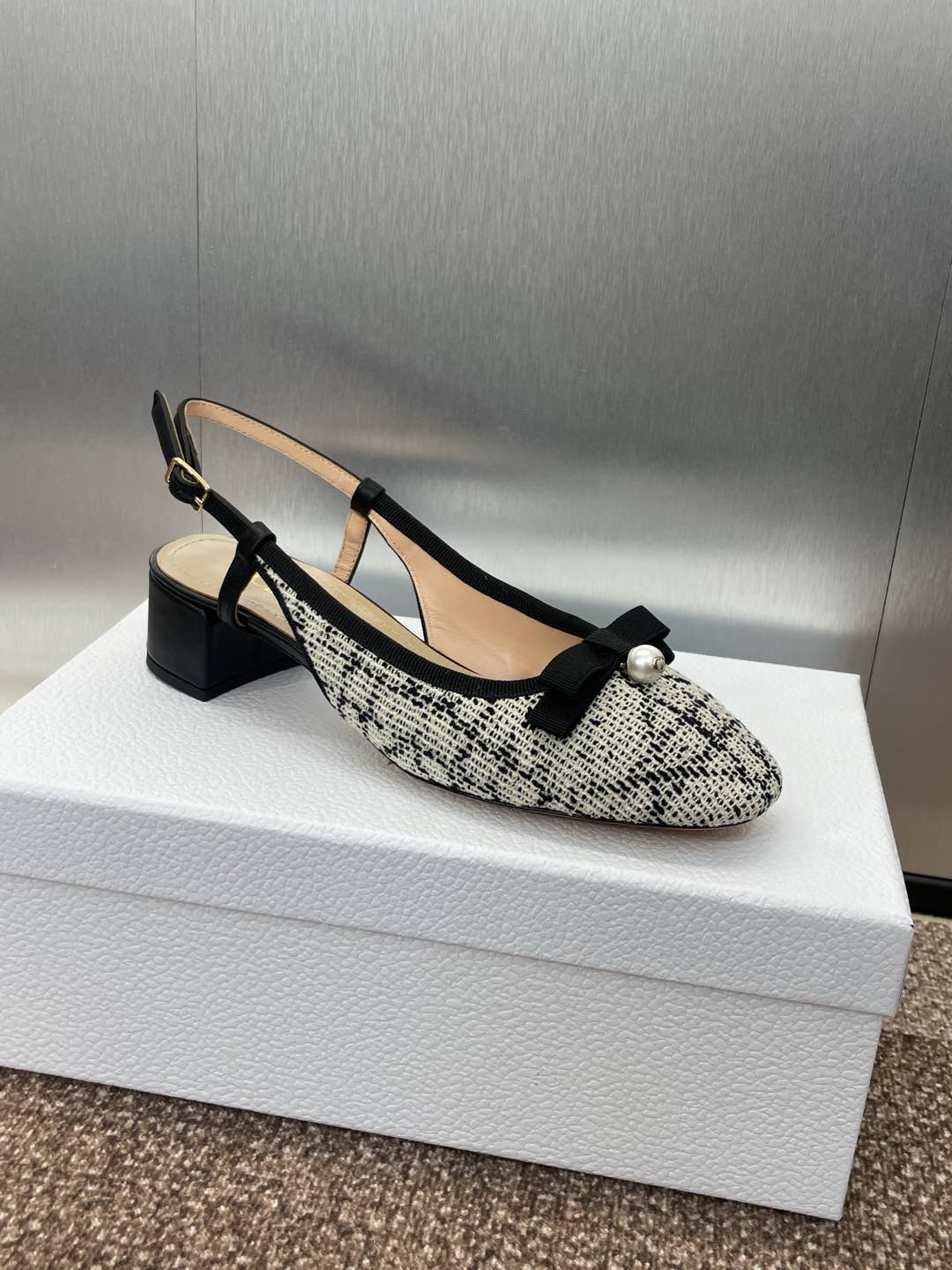 DIOR SLINGBACK PUMP IN WHITE MIX BLACK EMBROIDERED CANNAGE TWEED 35 MM
