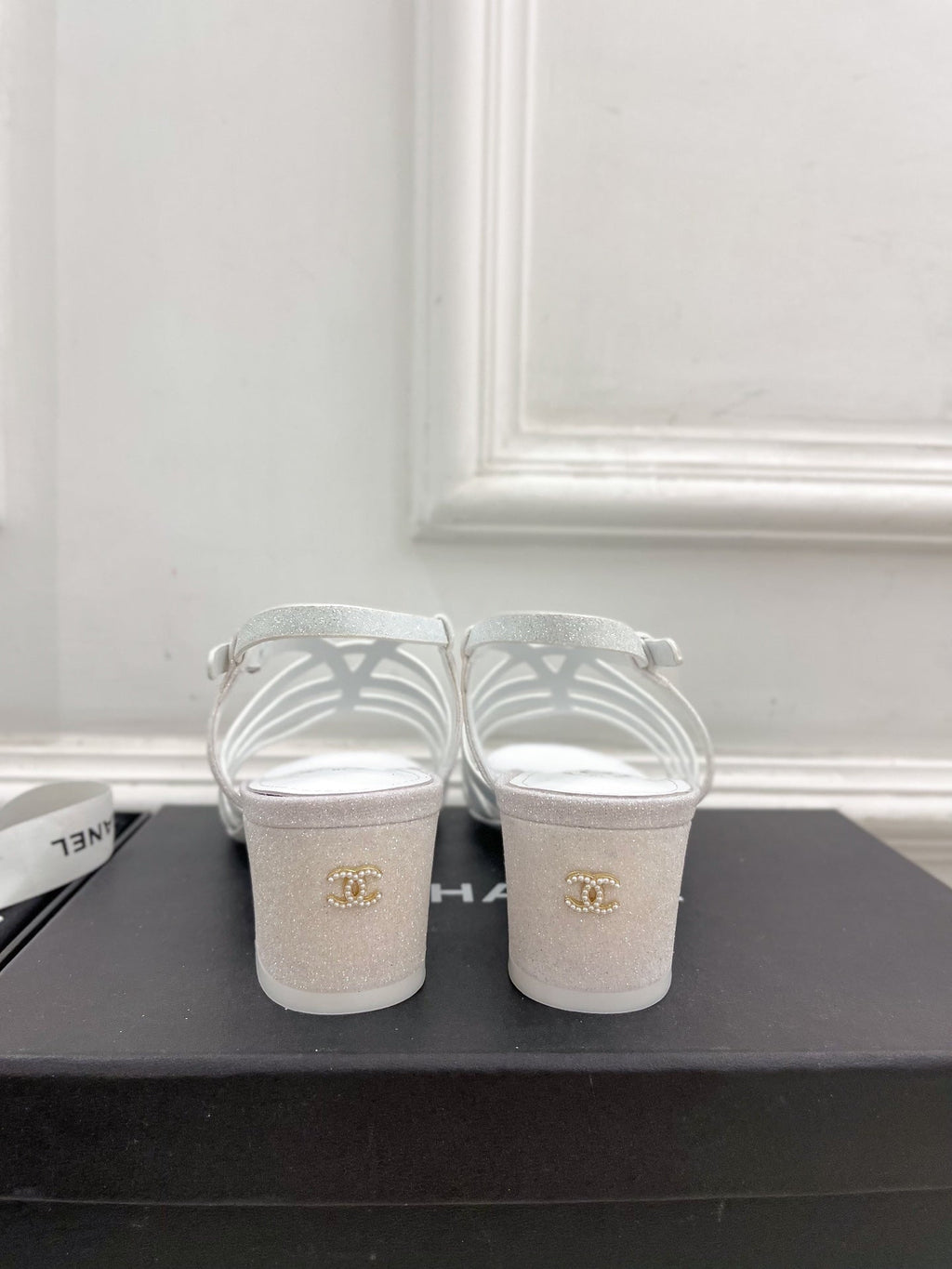 CHANEL WHITE ROMAN 5 CM SANDALS