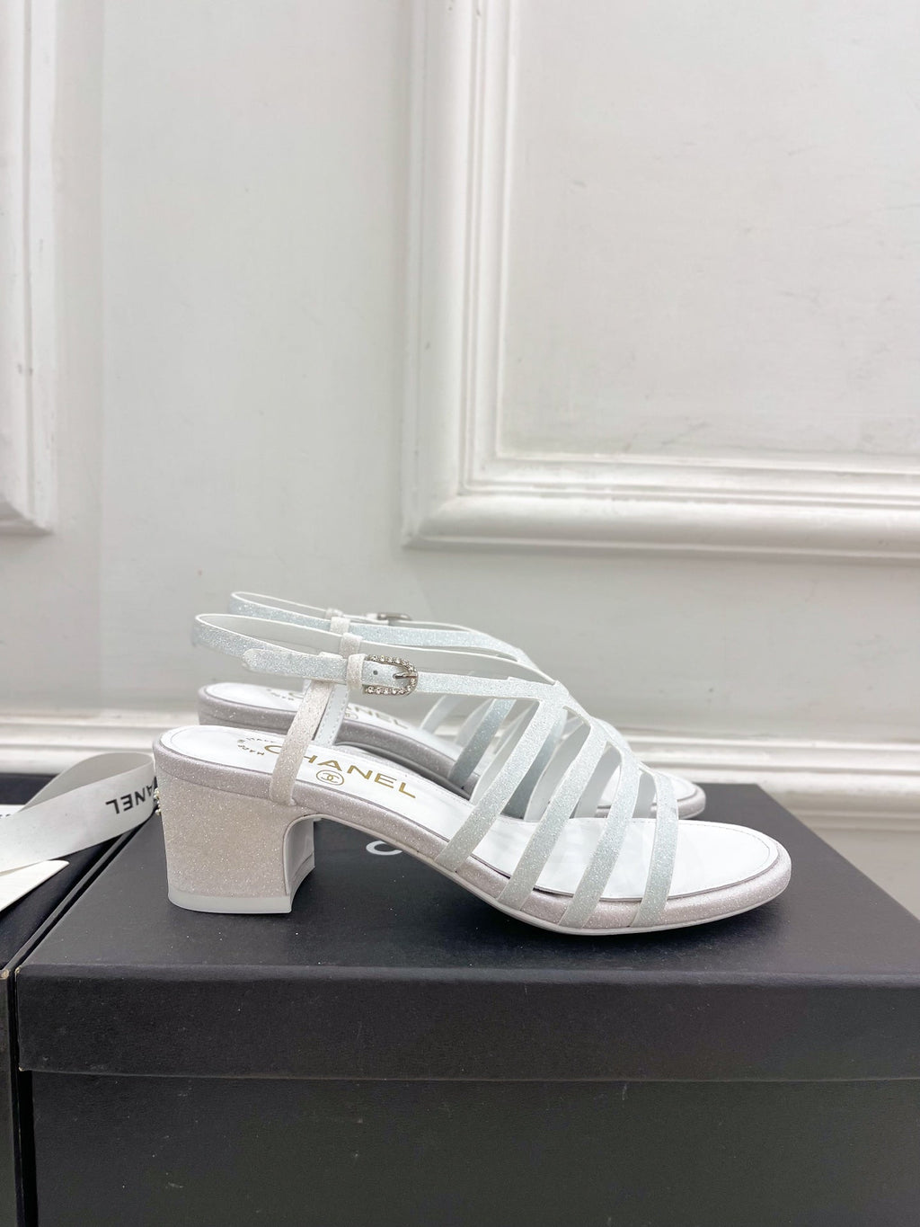 CHANEL WHITE ROMAN 5 CM SANDALS