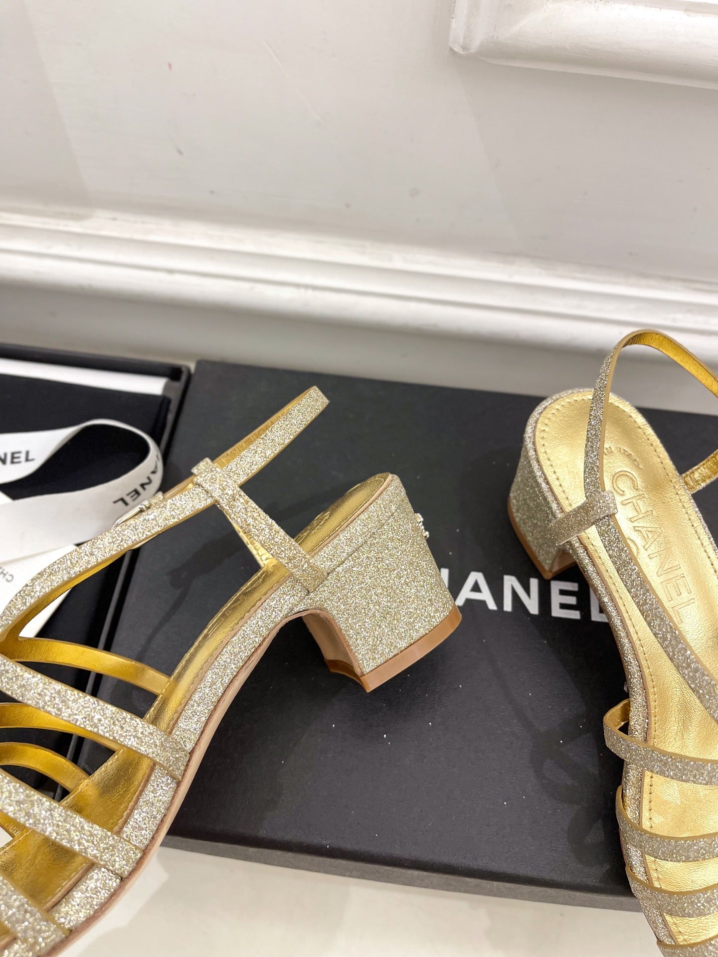 CHANEL GOLD ROMAN 5 CM SANDALS