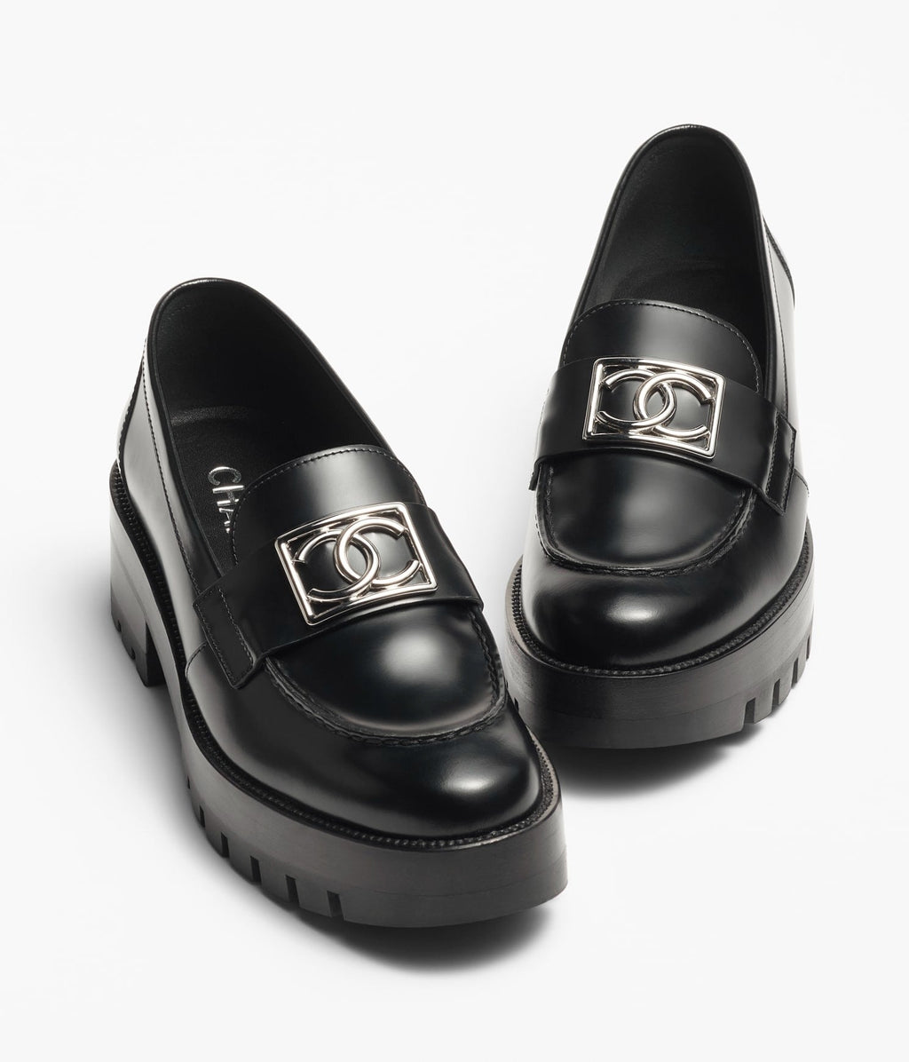 CHANEL MOASINS BLACK CALFSKIN METAL